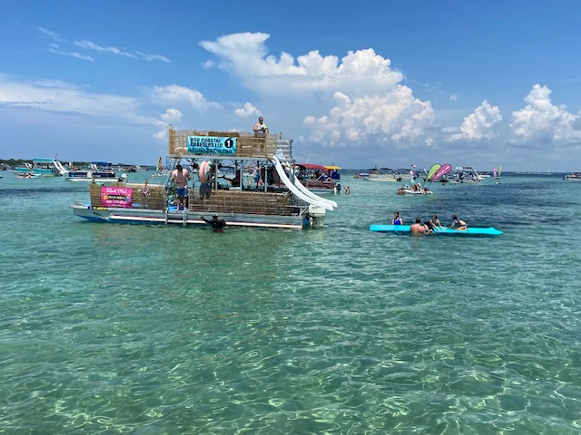 Tiki Themed Hula-Mama 30 ft pontoon 2slides 150 HP Fuel Included 