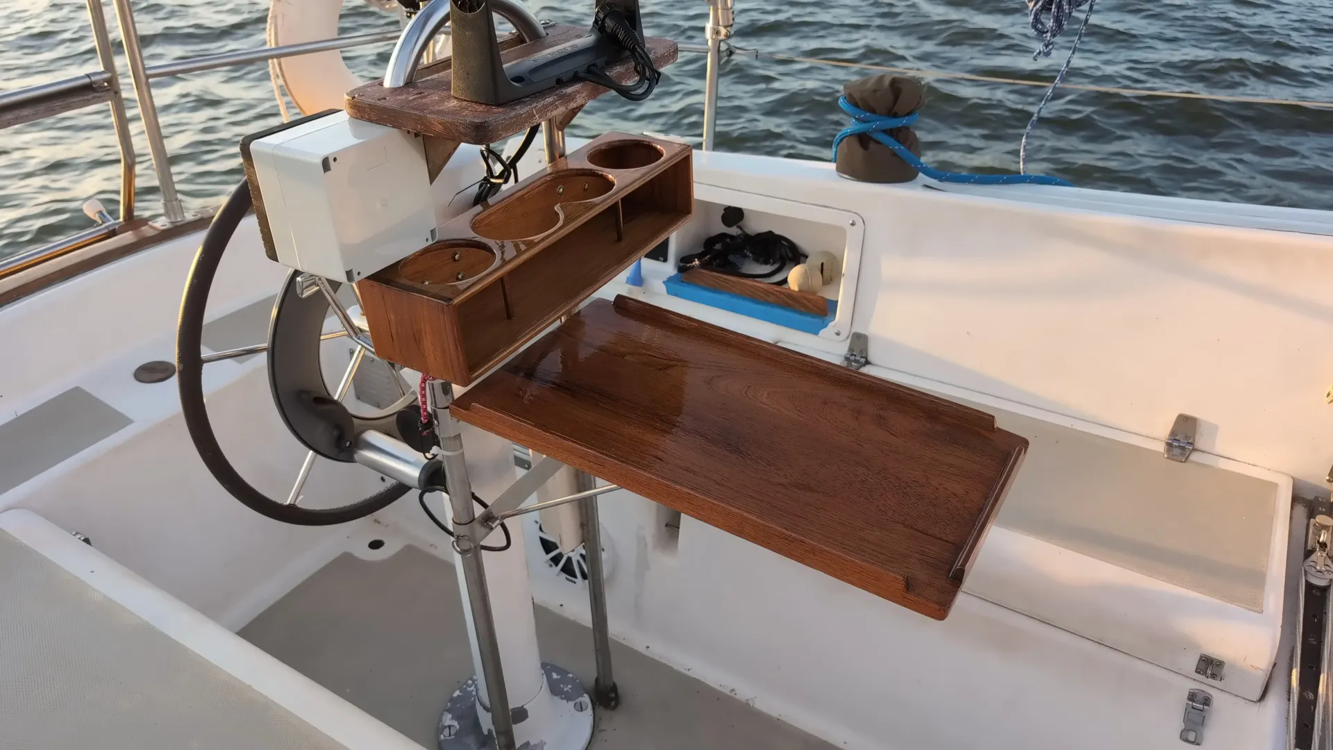 "Equinox" - Center of the Sun - Lippincott 30'