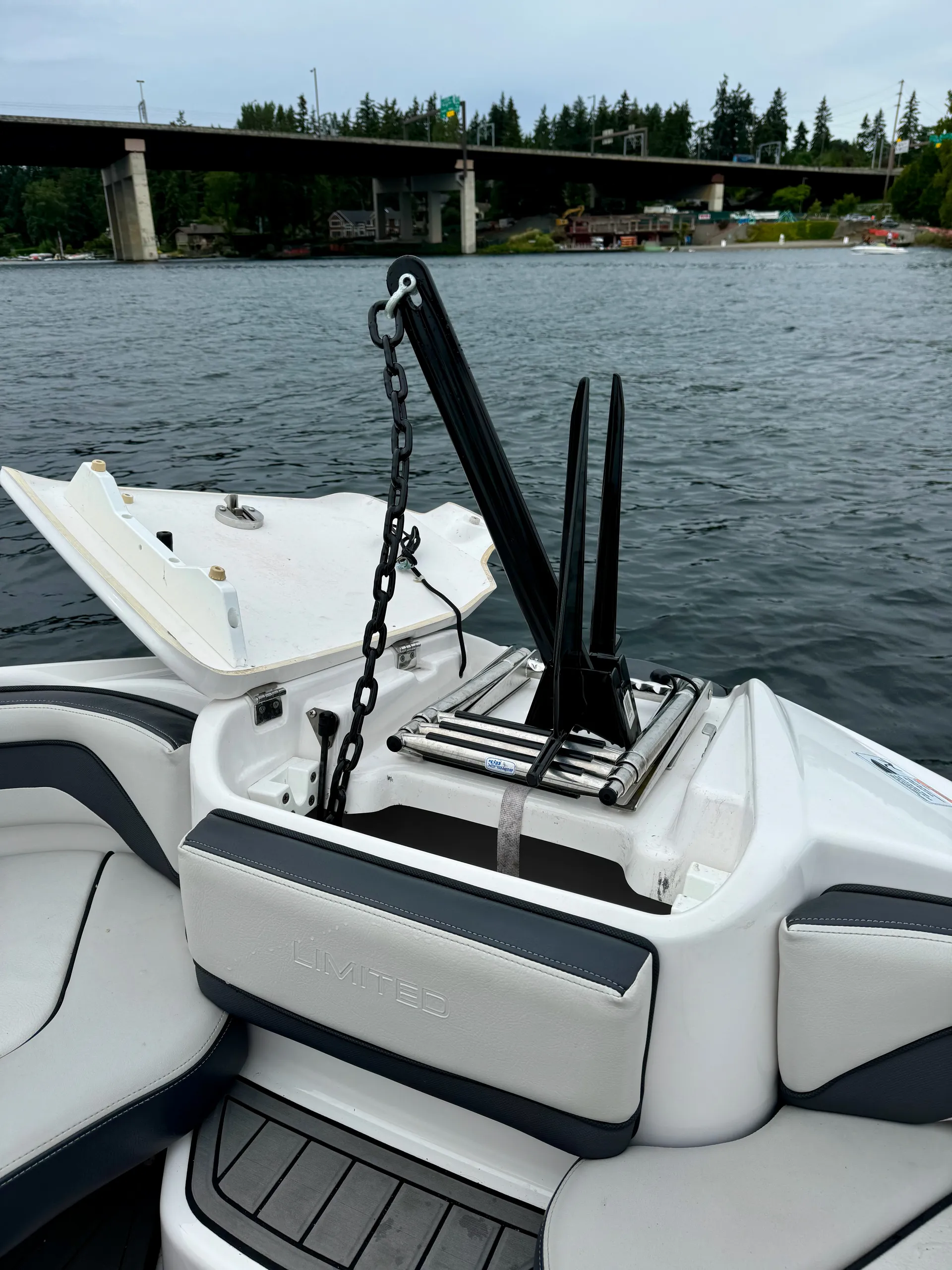 Family-Friendly Jet Boat w/ Great Sound