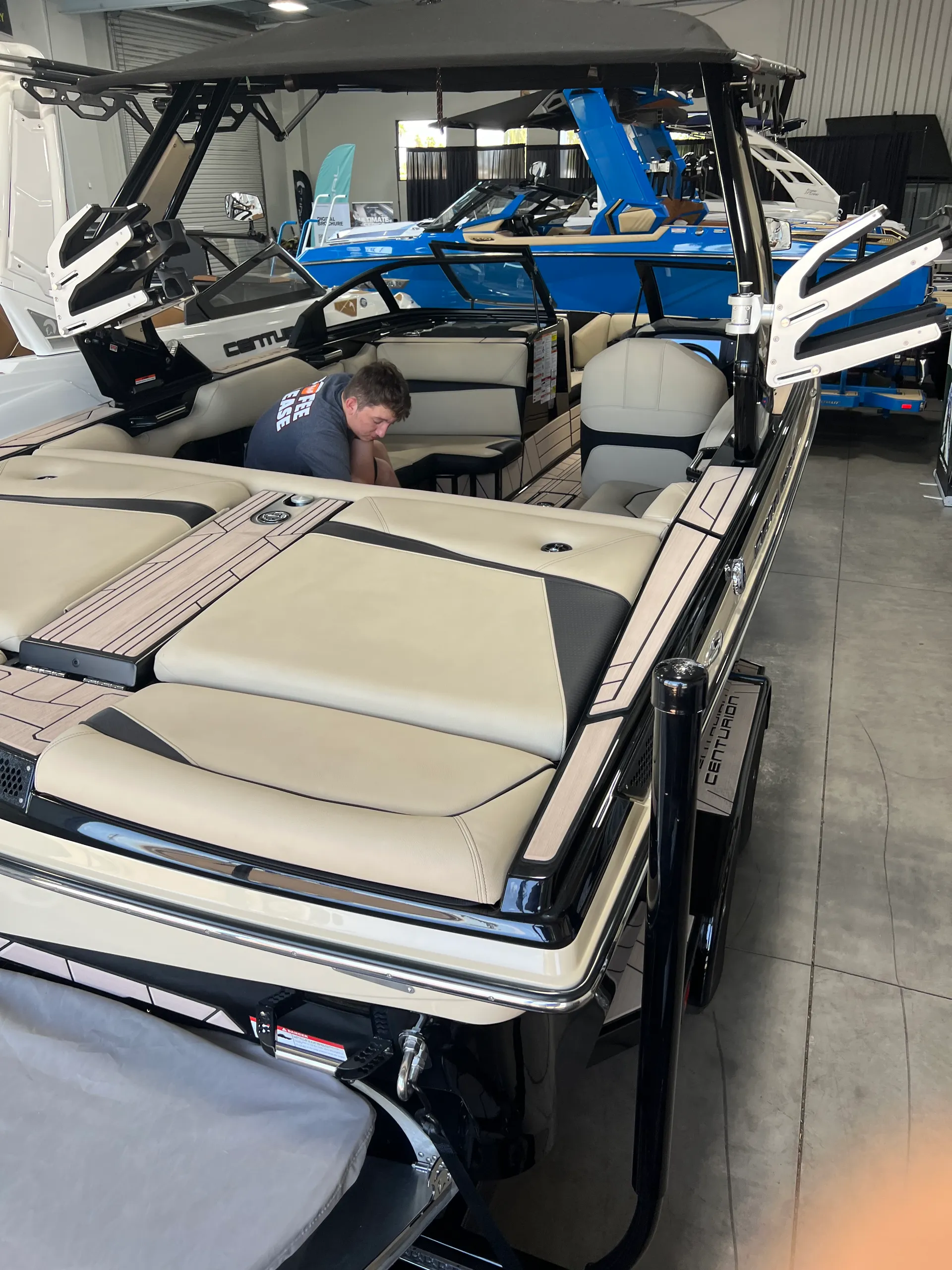 2023 Centurion Vi22 (tube included) - Delivery Available or Trailer