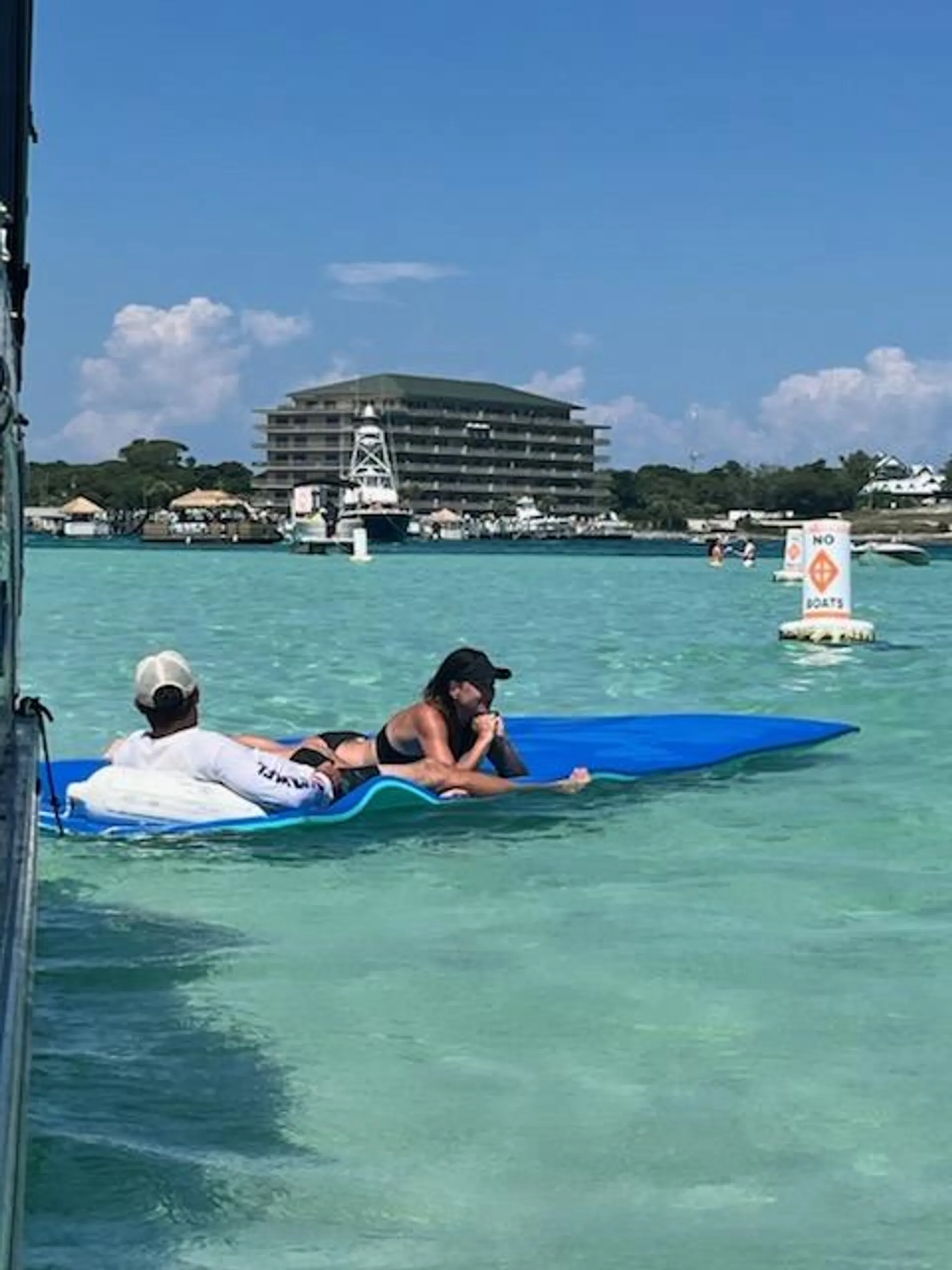 30’ 250hp Custom Party Barge. Free add on 15’ Lilly pad, cooler w Ice 