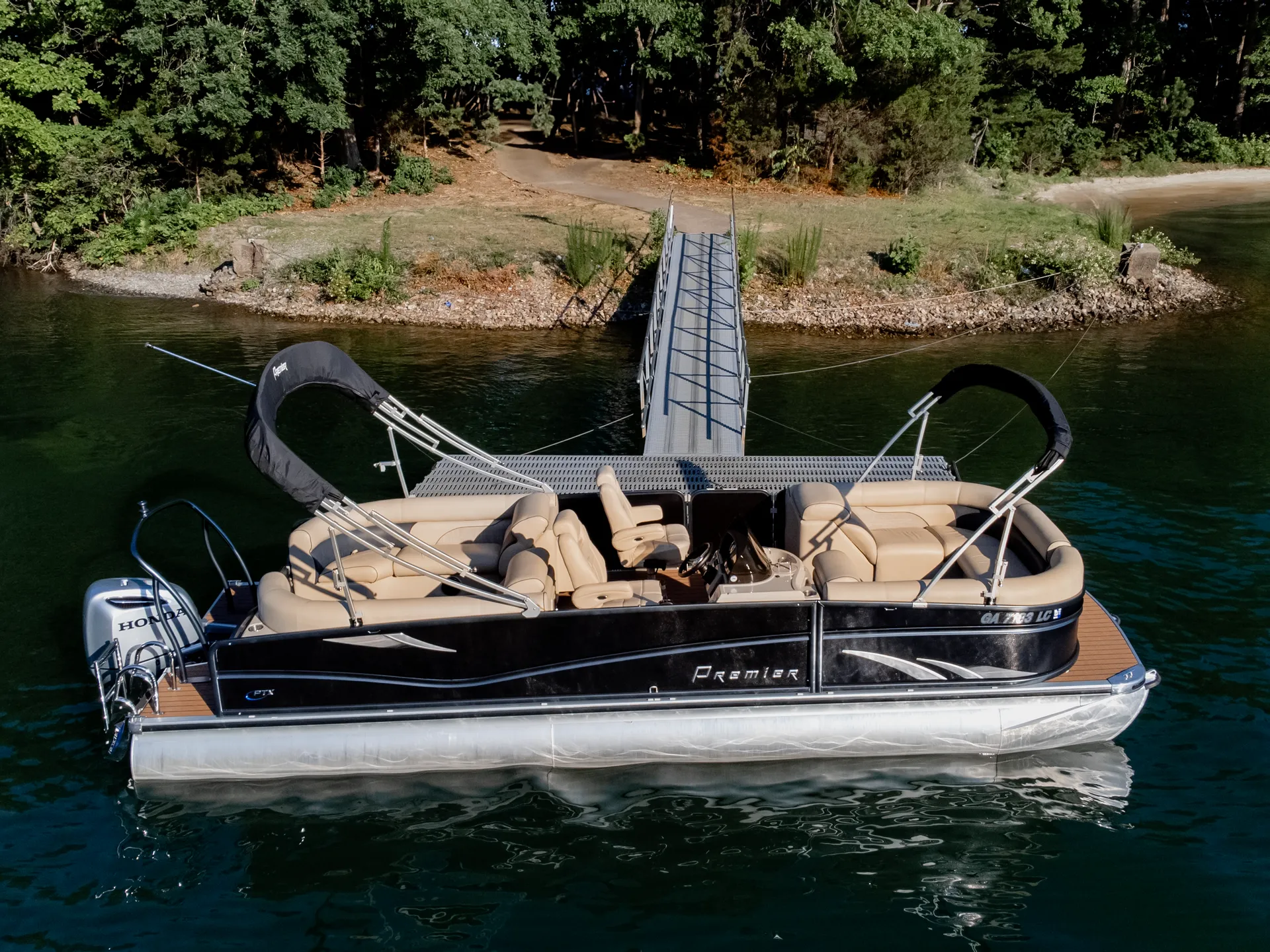 26’ Premium Luxury Tritoon 250HP Motor on Lake Lanier