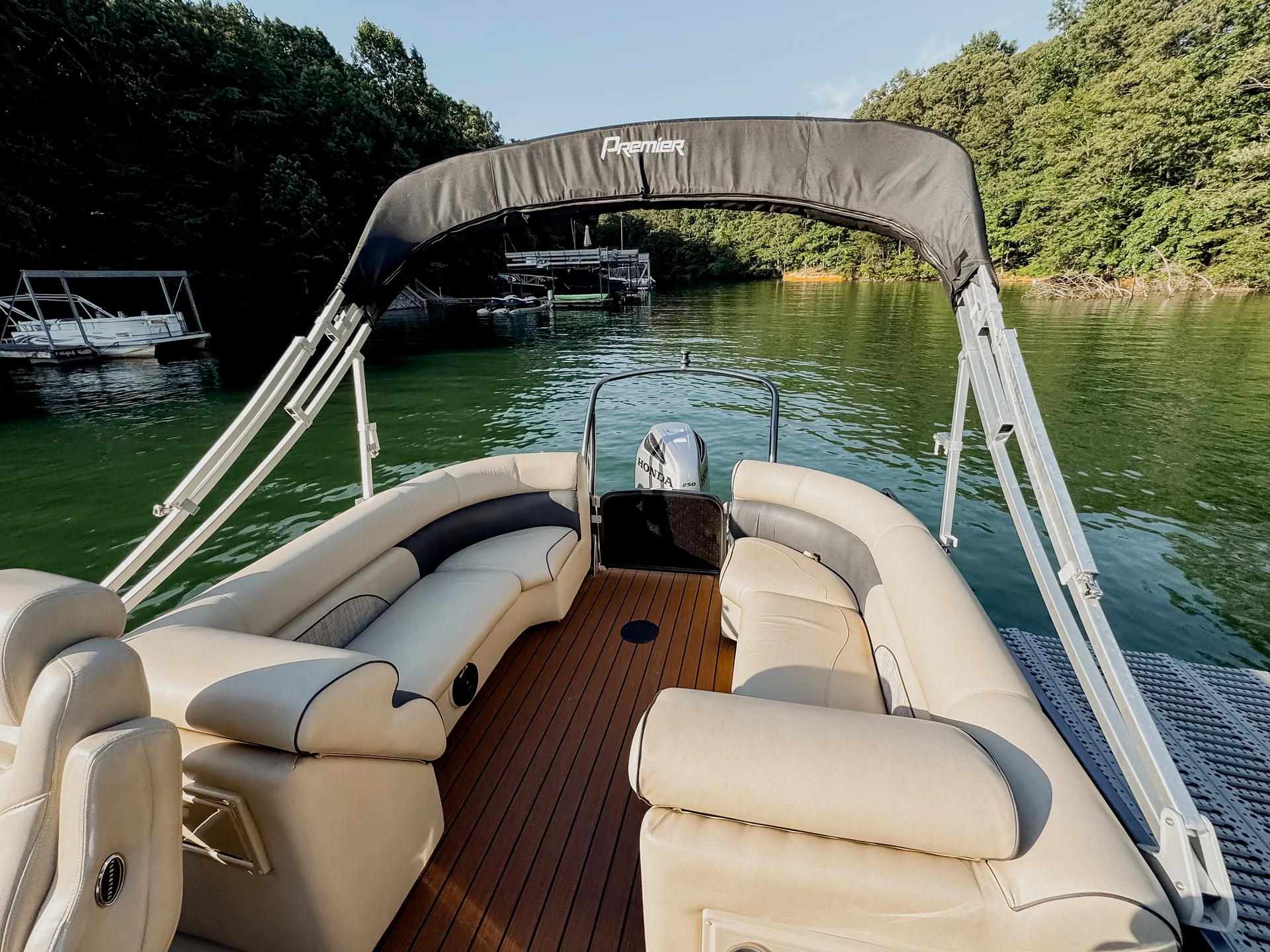 26’ Premium Luxury Tritoon 250HP Motor on Lake Lanier