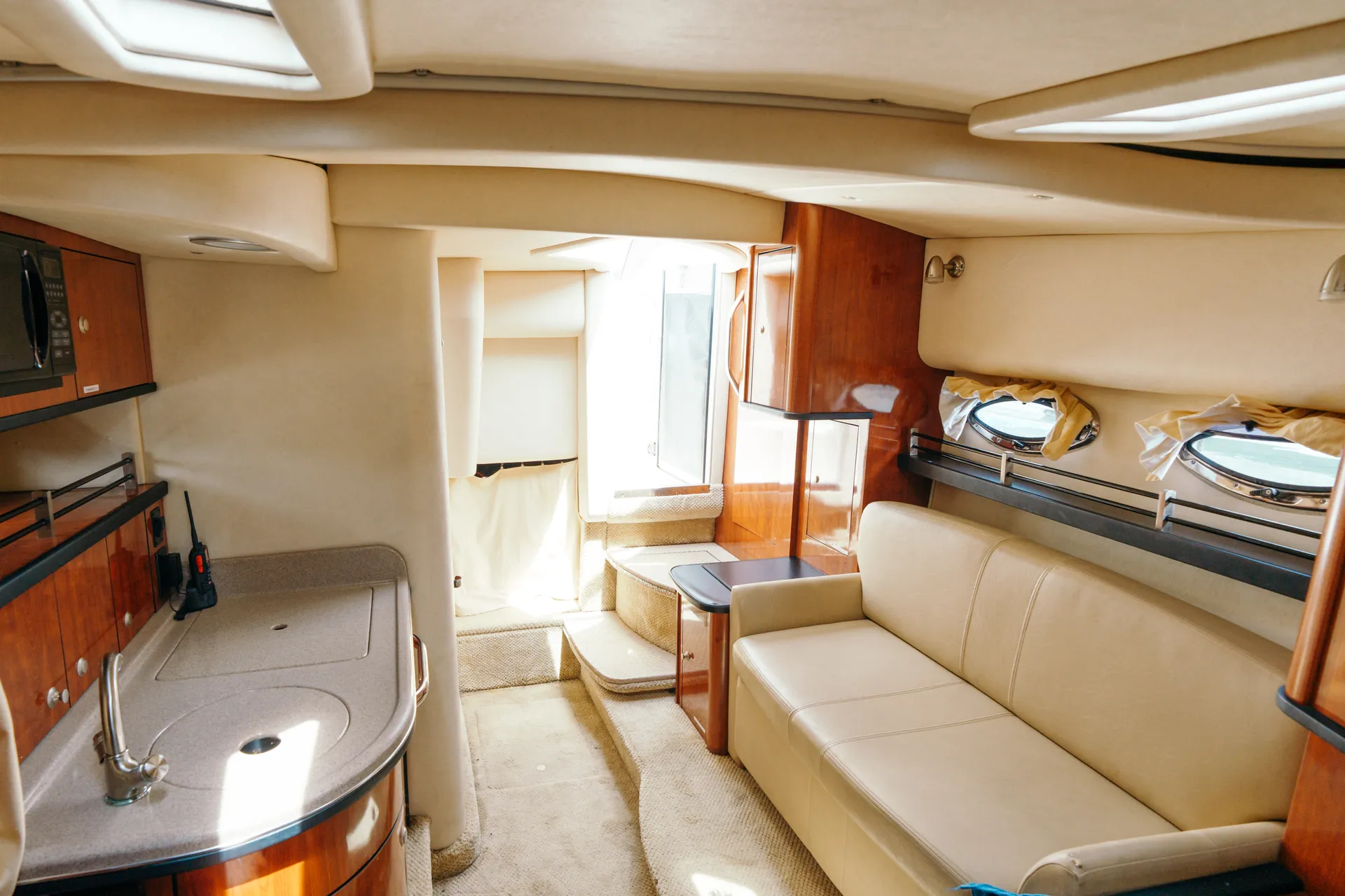 31'  Beautiful Sea Ray Perfect for any Occasion - Enjoy Chicago!