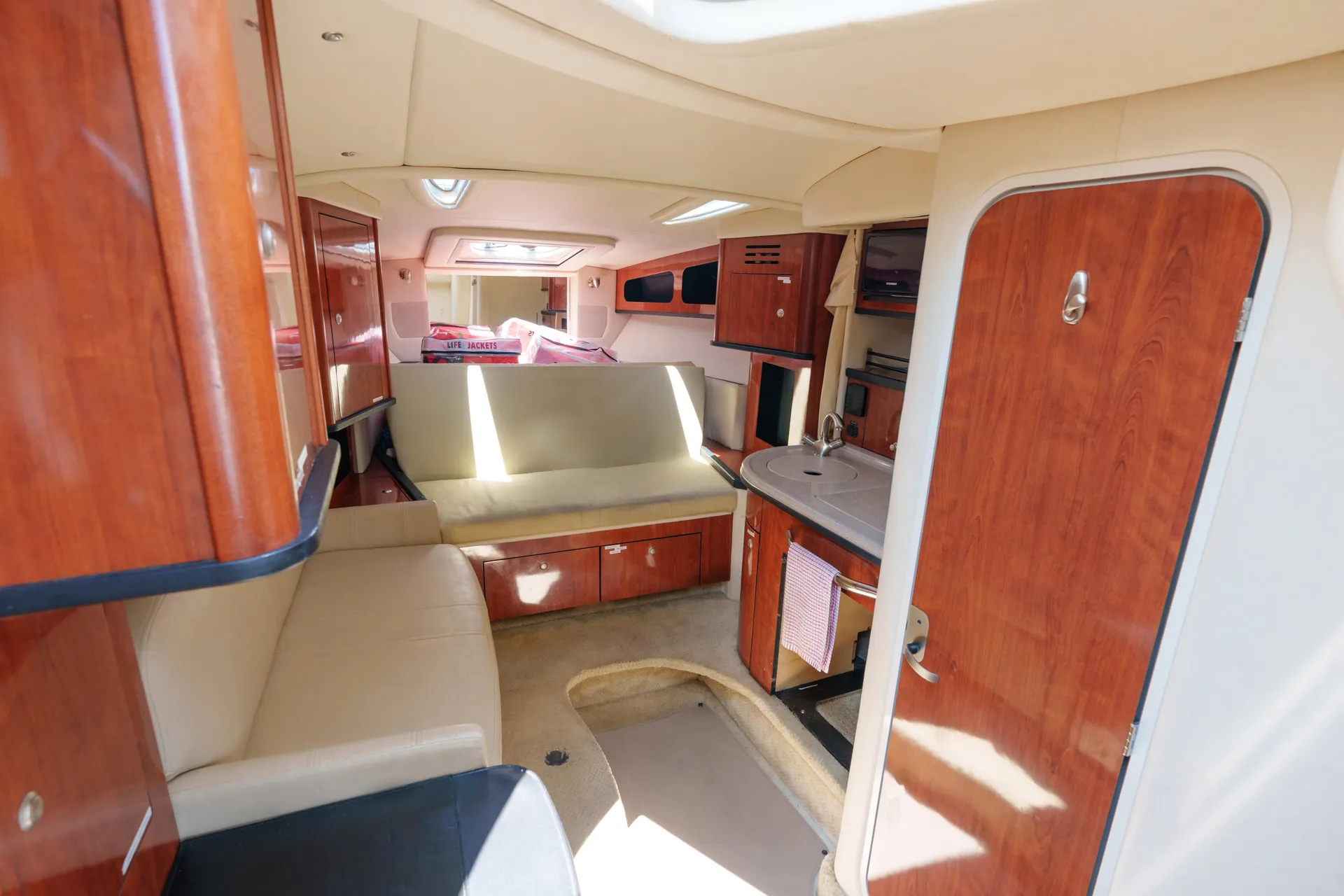 31'  Beautiful Sea Ray Perfect for any Occasion - Enjoy Chicago!