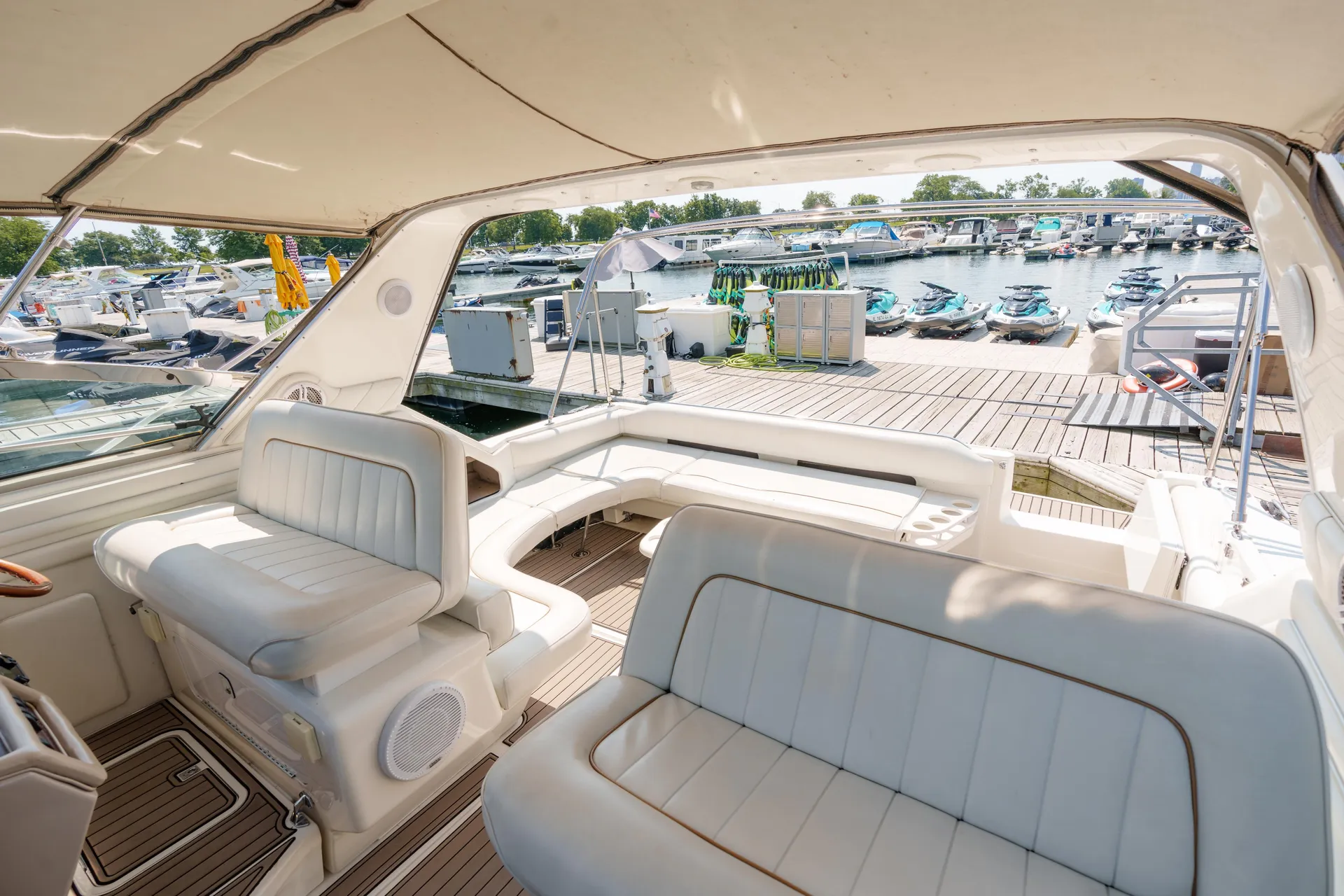 Diversey Harbor | 45' Stunning Sea Ray Boat | Chicago (Fuel Included!)