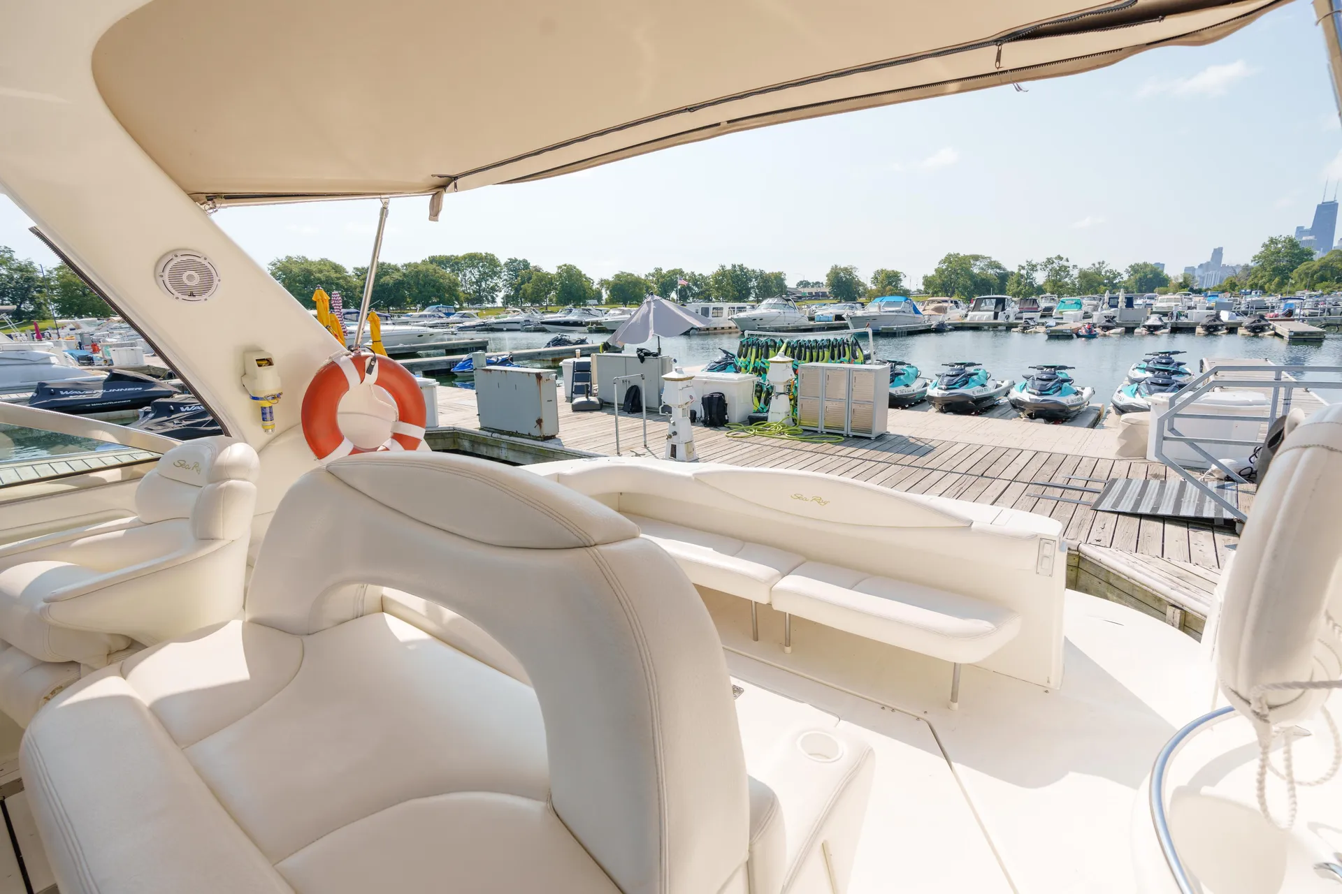 Diversey Harbor Chicago | 46' Gorgeous Sea Ray Yacht (Fuel Included!)