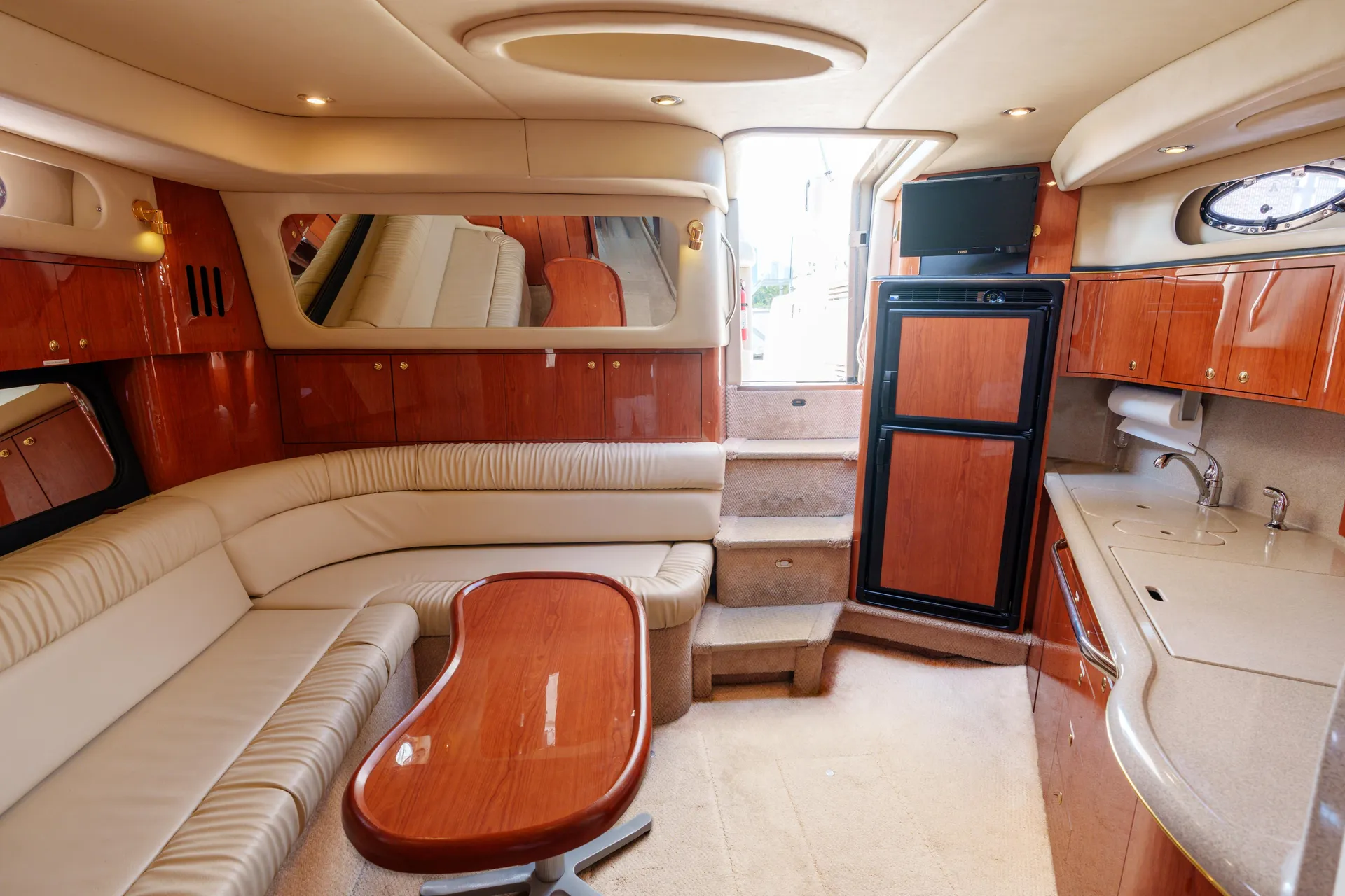 Diversey Harbor Chicago | 46' Gorgeous Sea Ray Yacht (Fuel Included!)