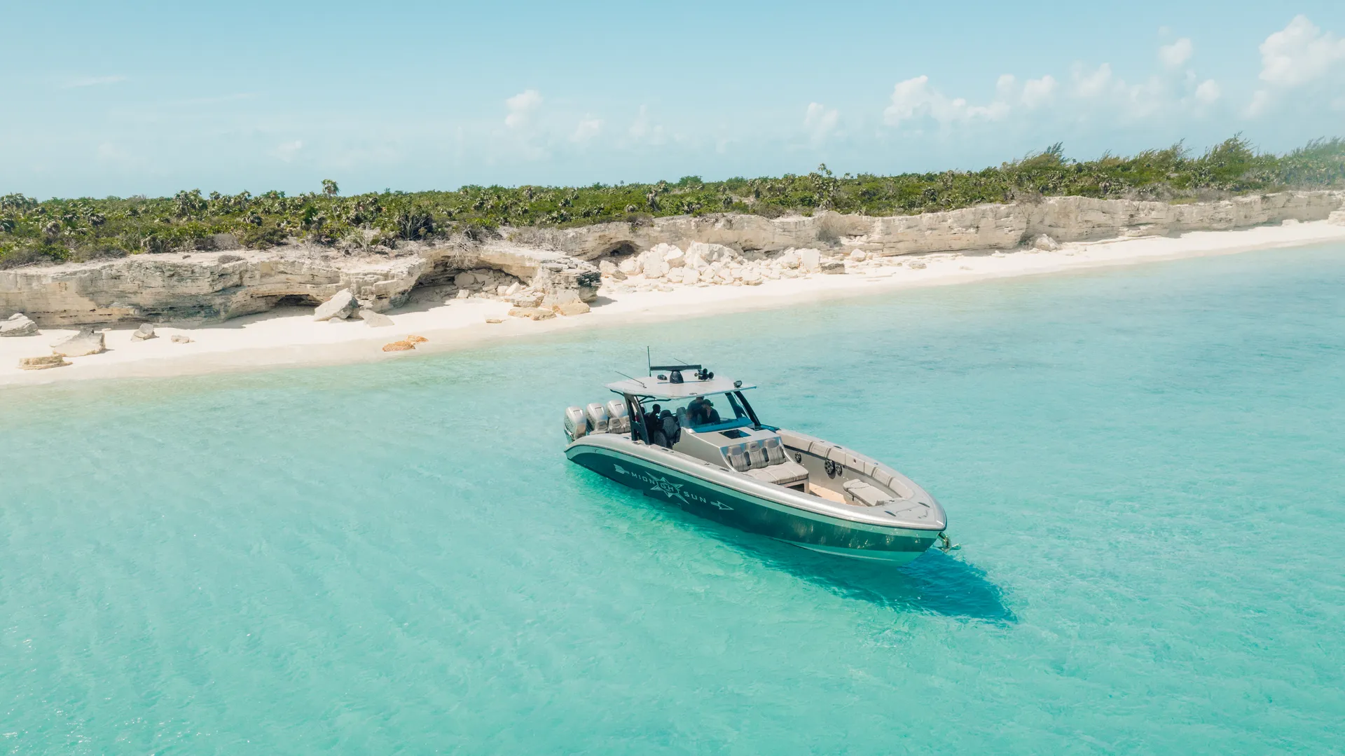 Midnight Express 43’ Open in Leeward Settlement, Caicos Islands — photo 8