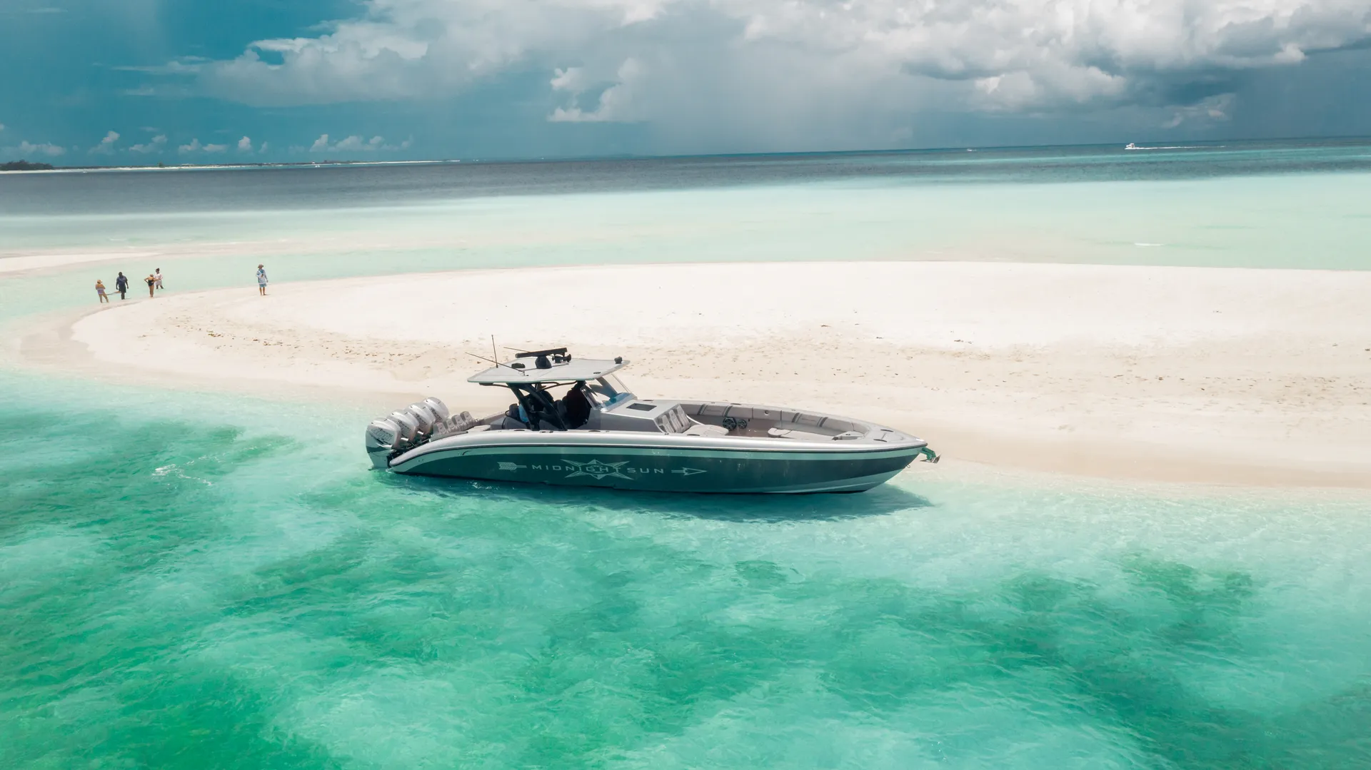 Midnight Express 43’ Open in Leeward Settlement, Caicos Islands — photo 9