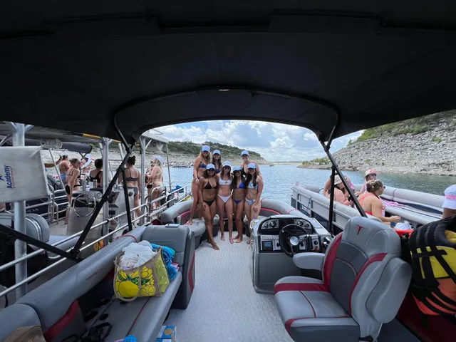 Rent a TRIFECTA PONTOONS pontoon in Austin, TX near me