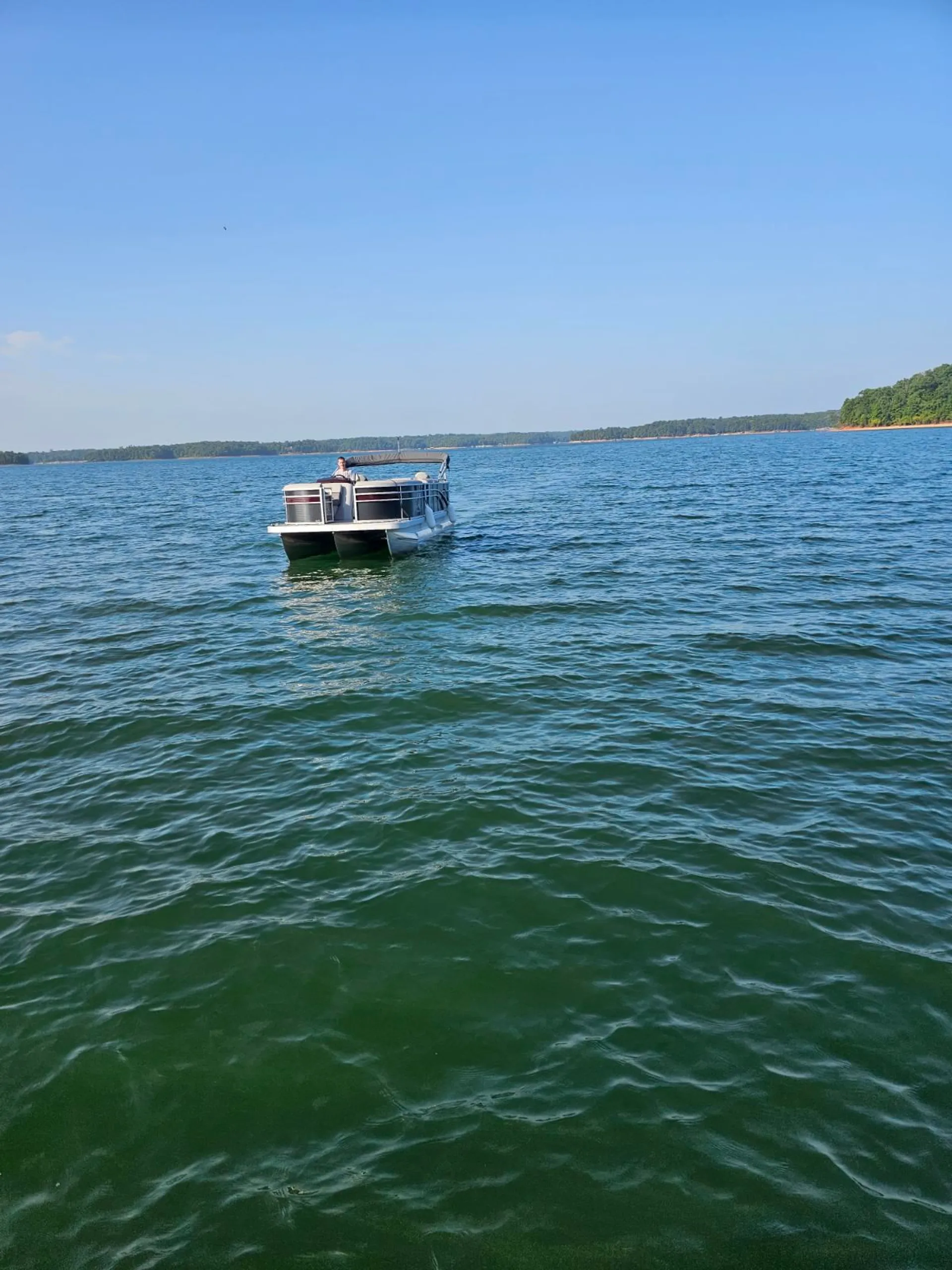 21' Bennington Pontoon for Fishing, Water Sports & Relaxation