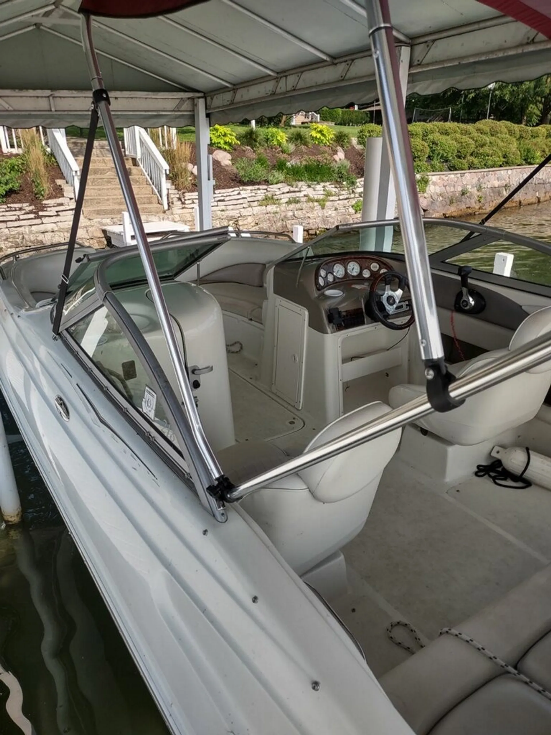 Caravelle Powerboats 218 Deck Boat in Mound, MN — photo 5