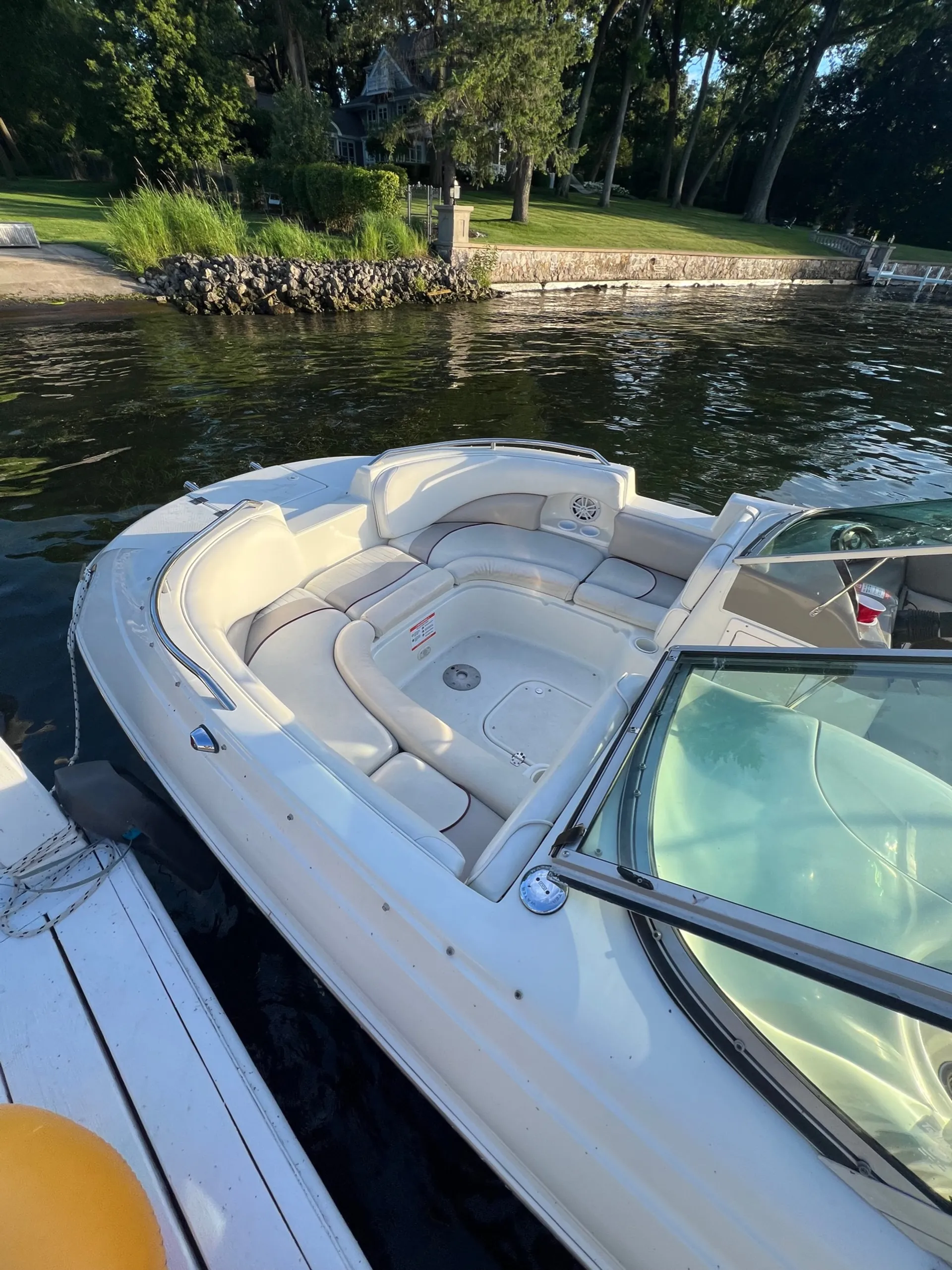 Caravelle Powerboats 218 Deck Boat in Mound, MN — photo 2