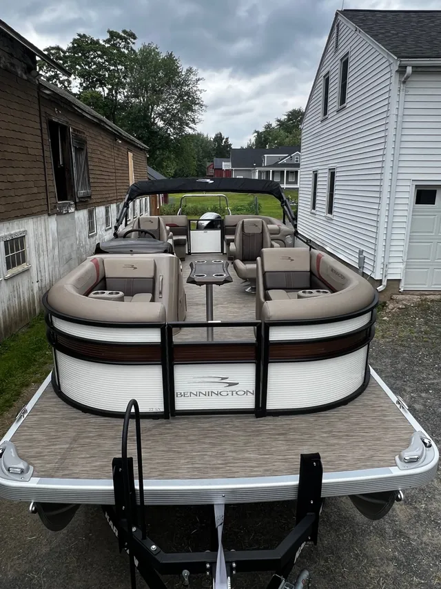 Rent a Sun Tracker by Tracker Marine pontoon in Suffield, CT near me