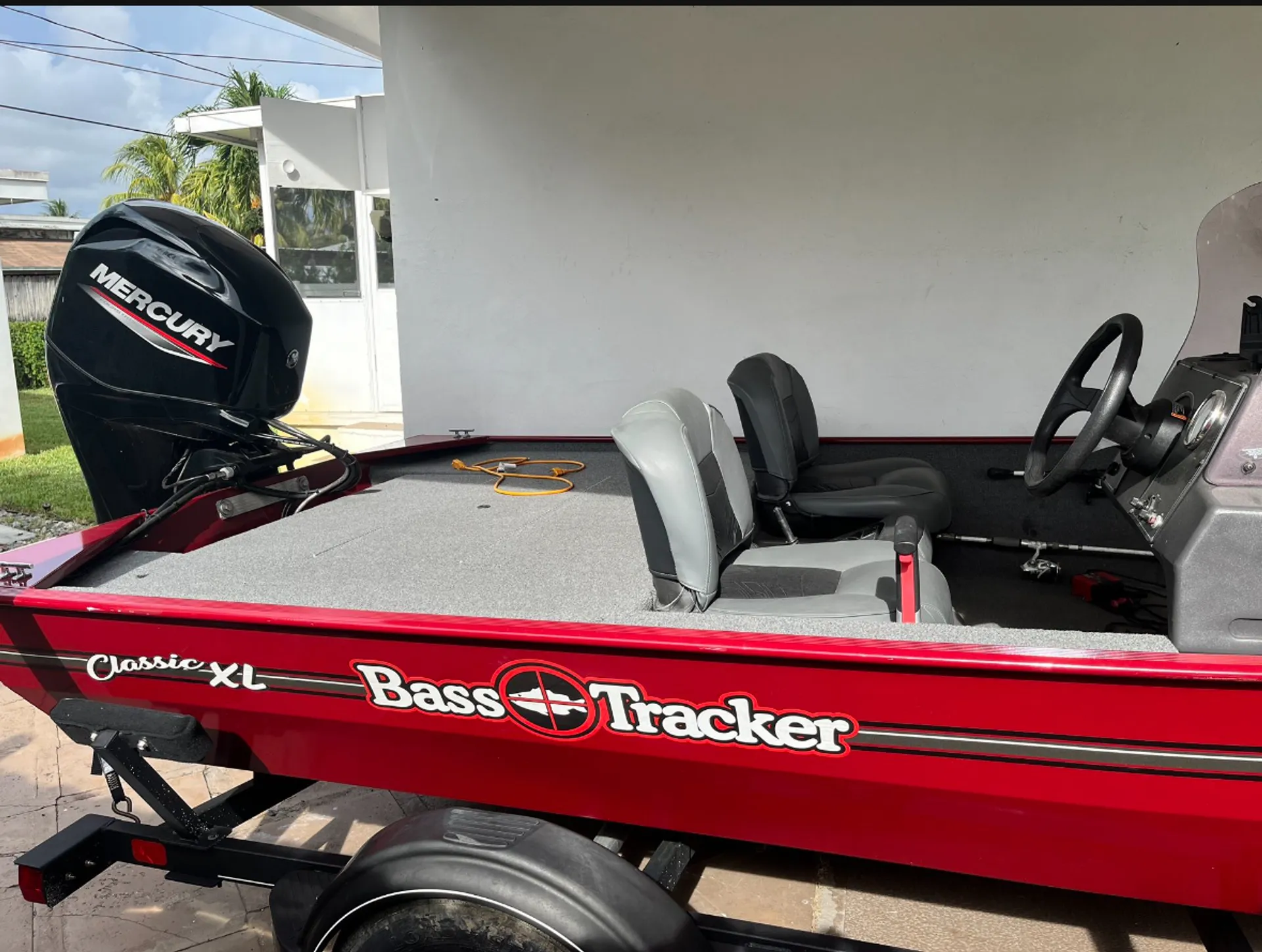 Bass Tracker Fishing Boat - great Florida bass boat