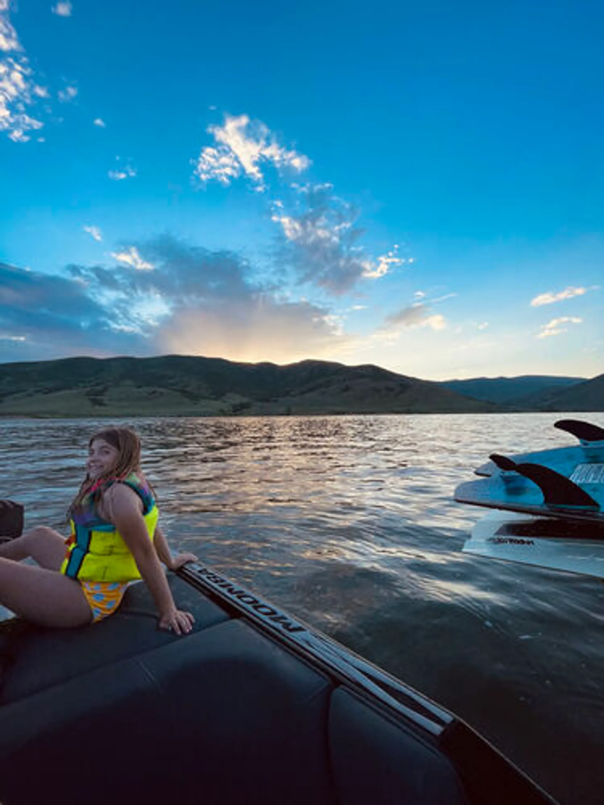 Perfect boat to surf/wakeboard/ski/tube with all the family/friends