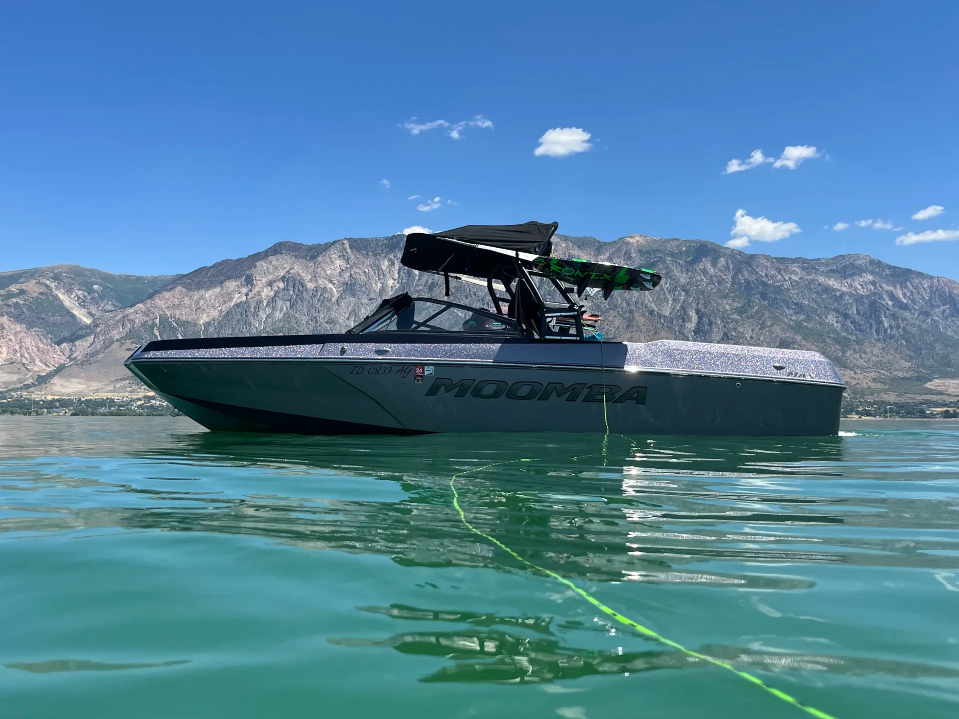 Perfect boat to surf/wakeboard/ski/tube with all the family/friends