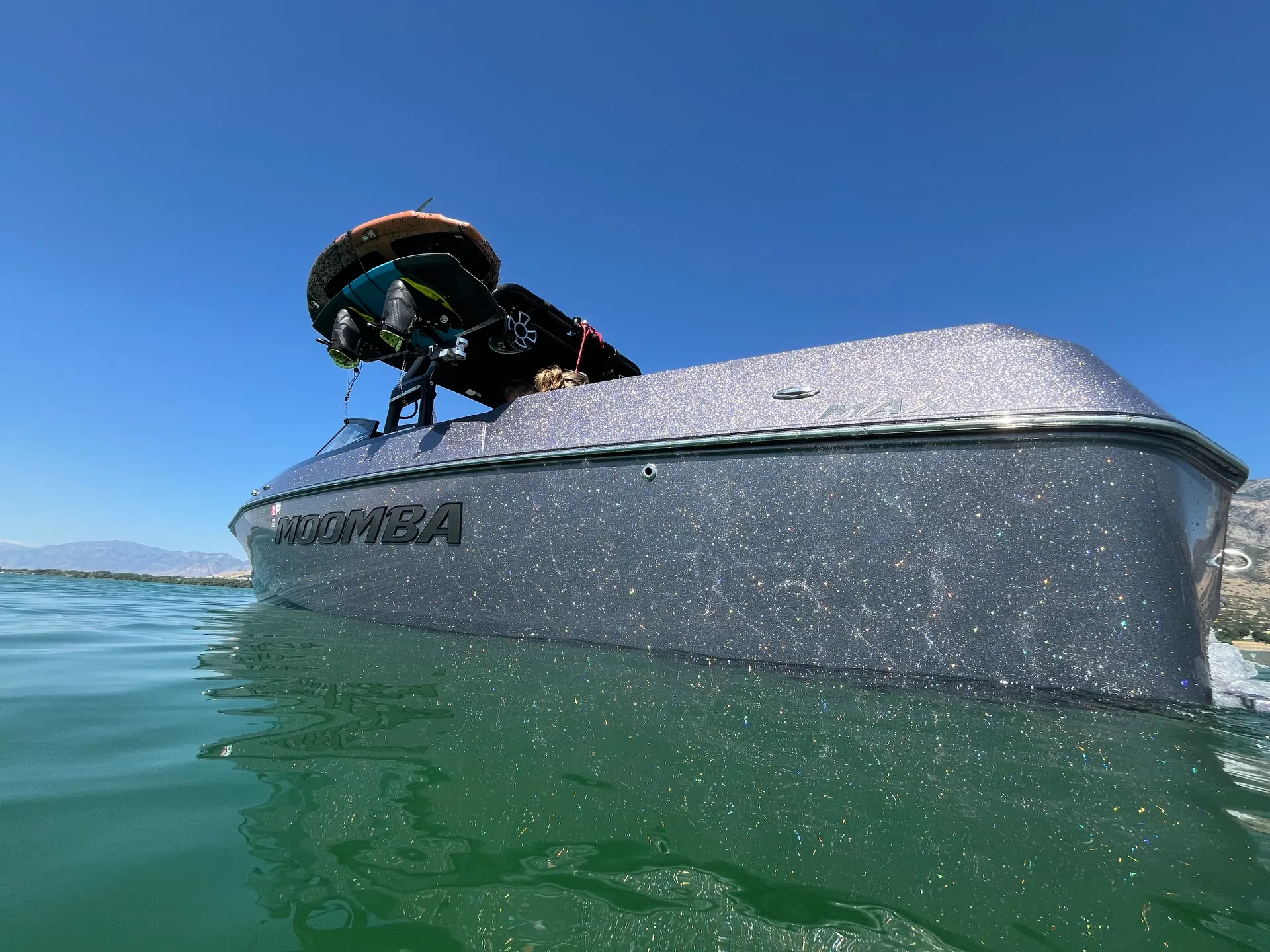 Perfect boat to surf/wakeboard/ski/tube with all the family/friends