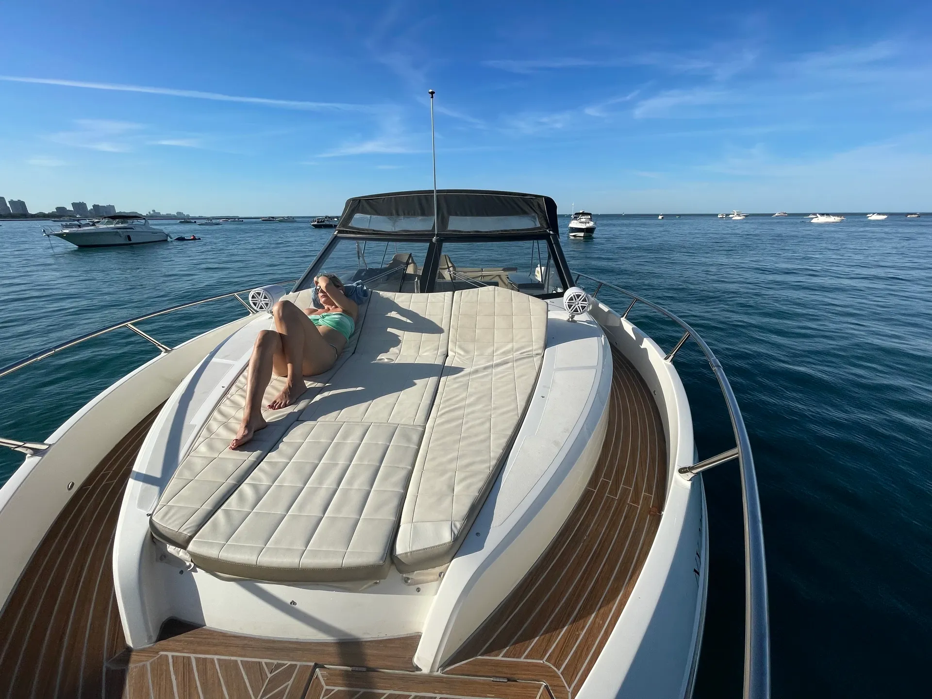 2015 Absolute 40 STL Motor Yacht for rent