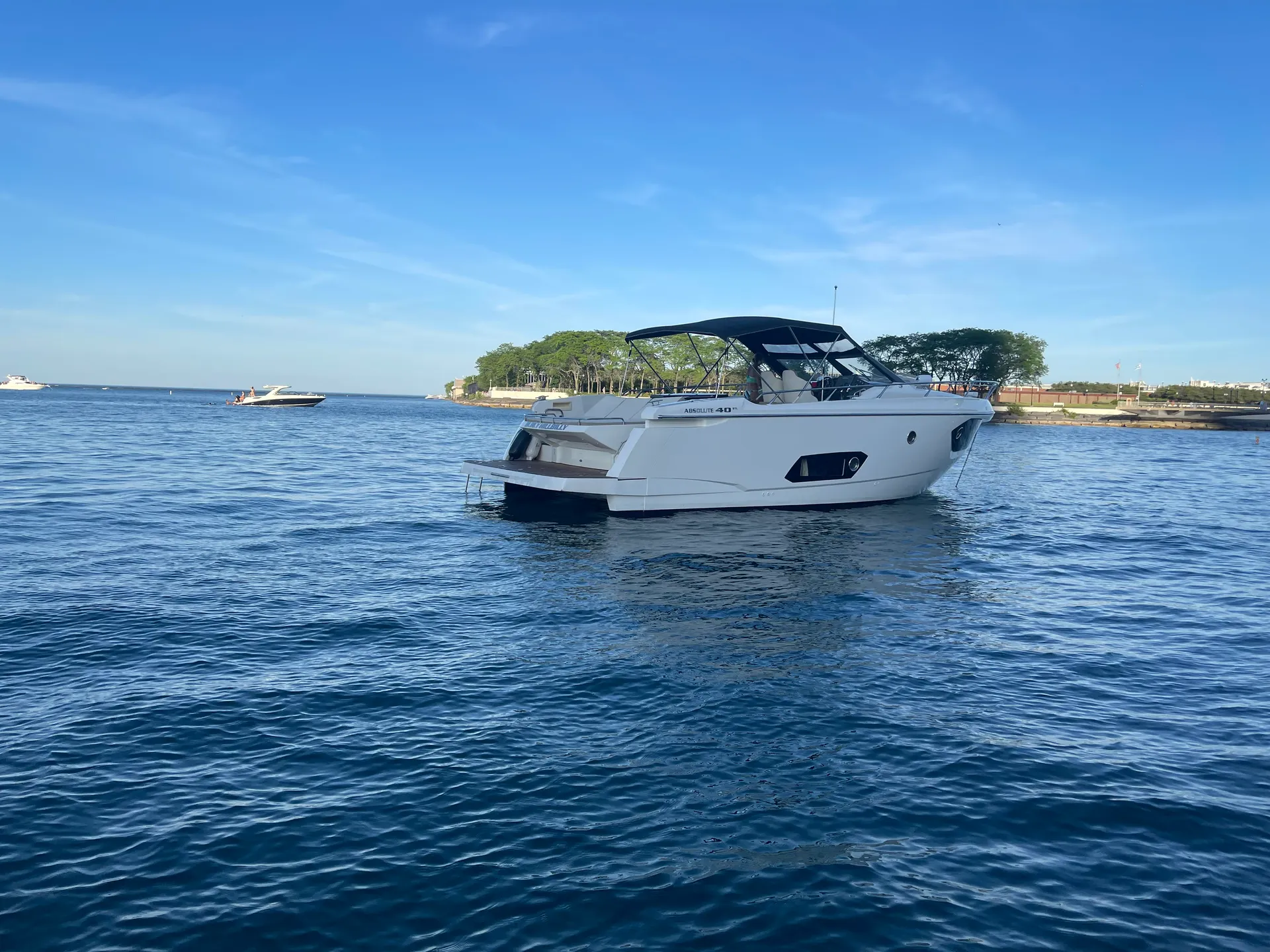 2015 Absolute 40 STL Motor Yacht for rent