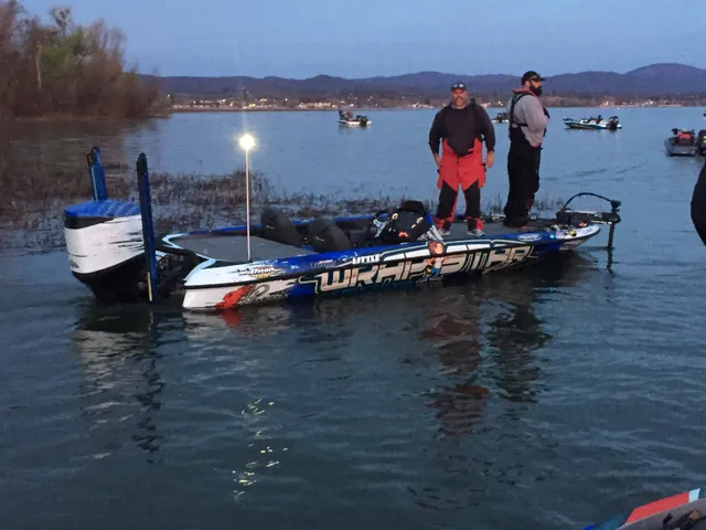 Rent a TRITON (TN) bass boat in Auburn, CA near me
