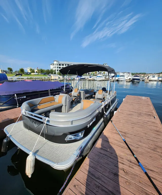 Rent a AVALON PONTOONS pontoon in Willis, TX near me