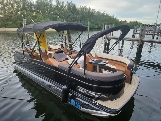 Rent a AVALON PONTOONS pontoon in Hollywood, FL near me