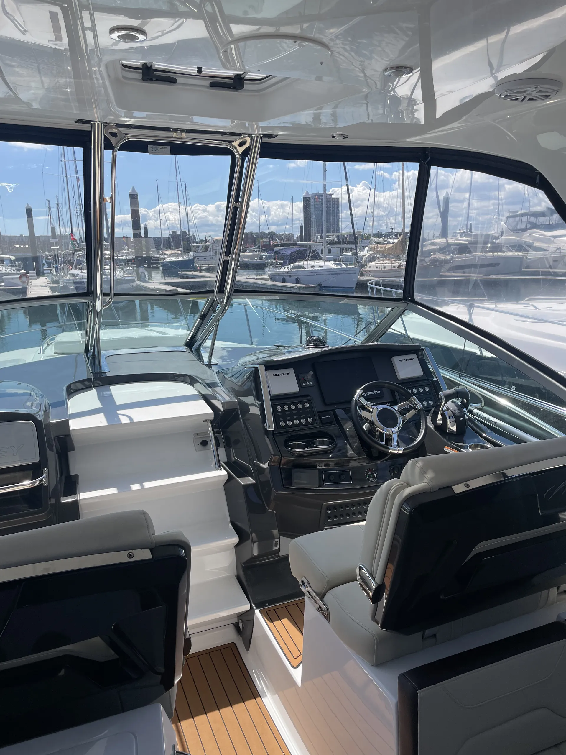 Monterey Boats 335 in Boston, MA — photo 8