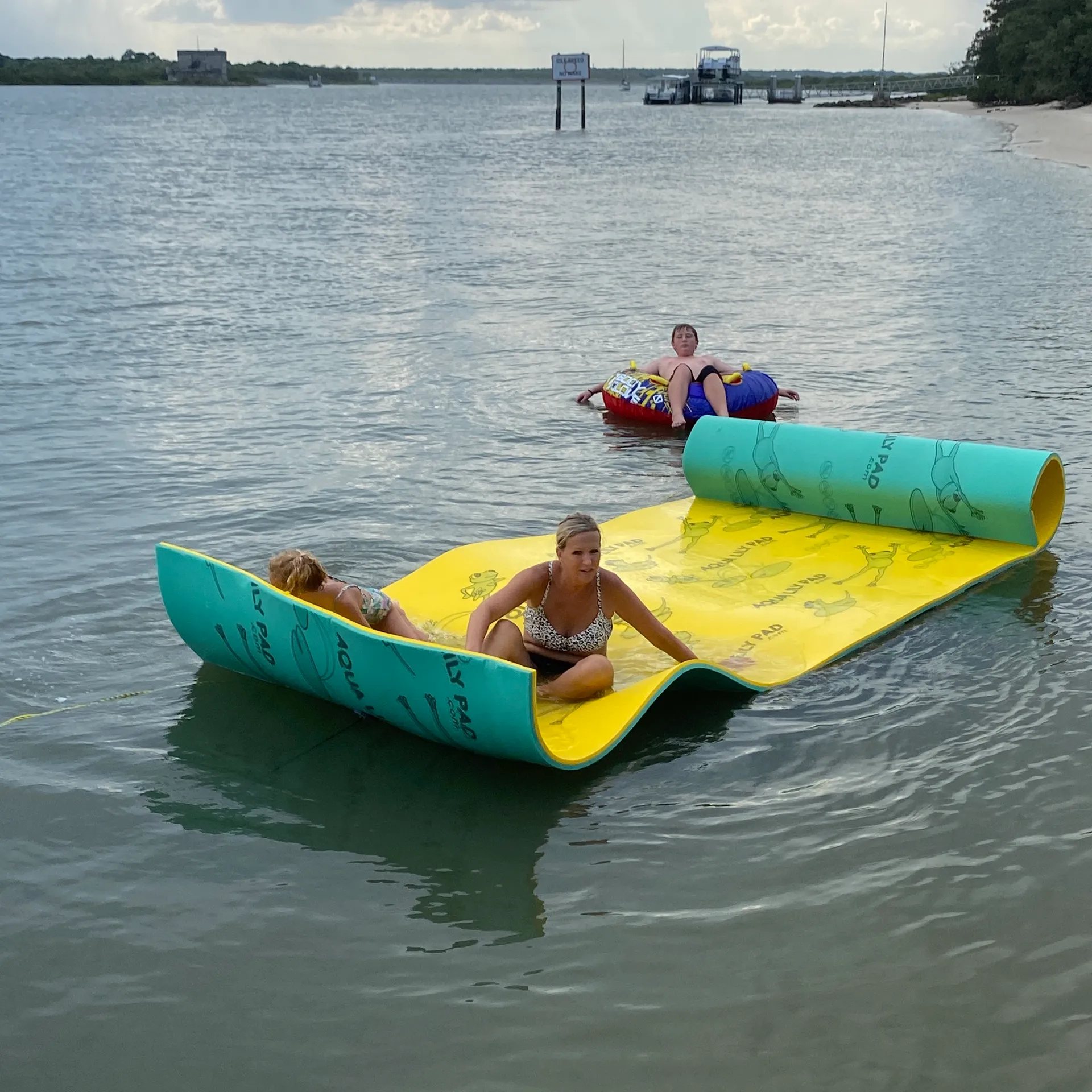 Come explore St Augustine, dolphins sunsets and sandbars! 12person 
