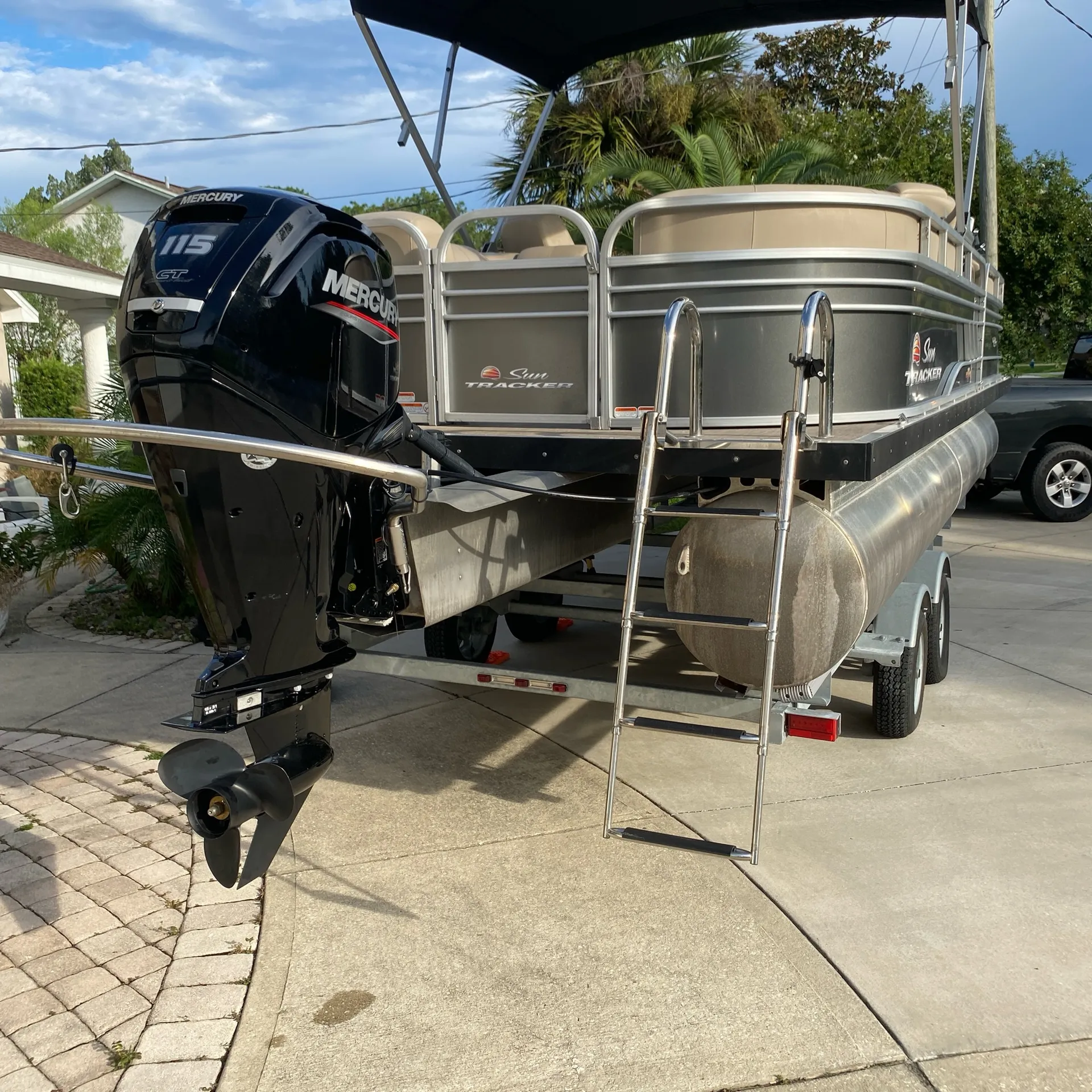 Come explore St Augustine, dolphins sunsets and sandbars! 12person 