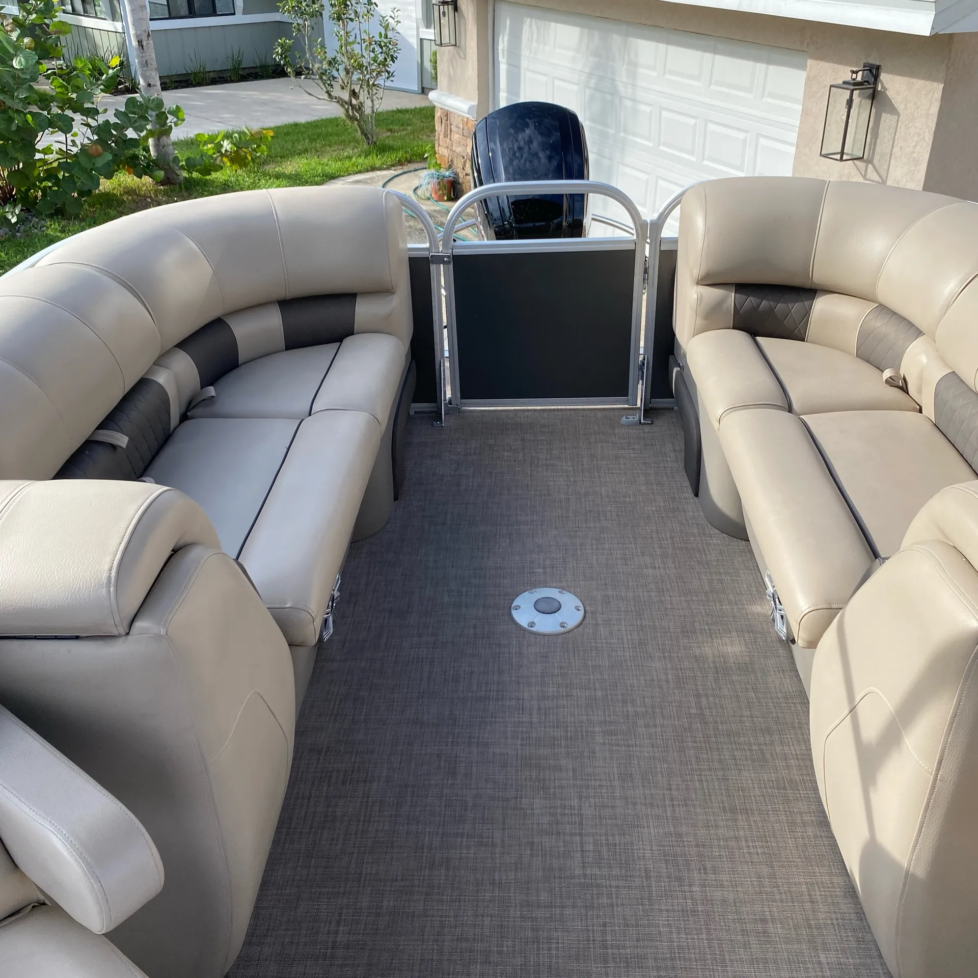 Come explore St Augustine, dolphins sunsets and sandbars! 12person 