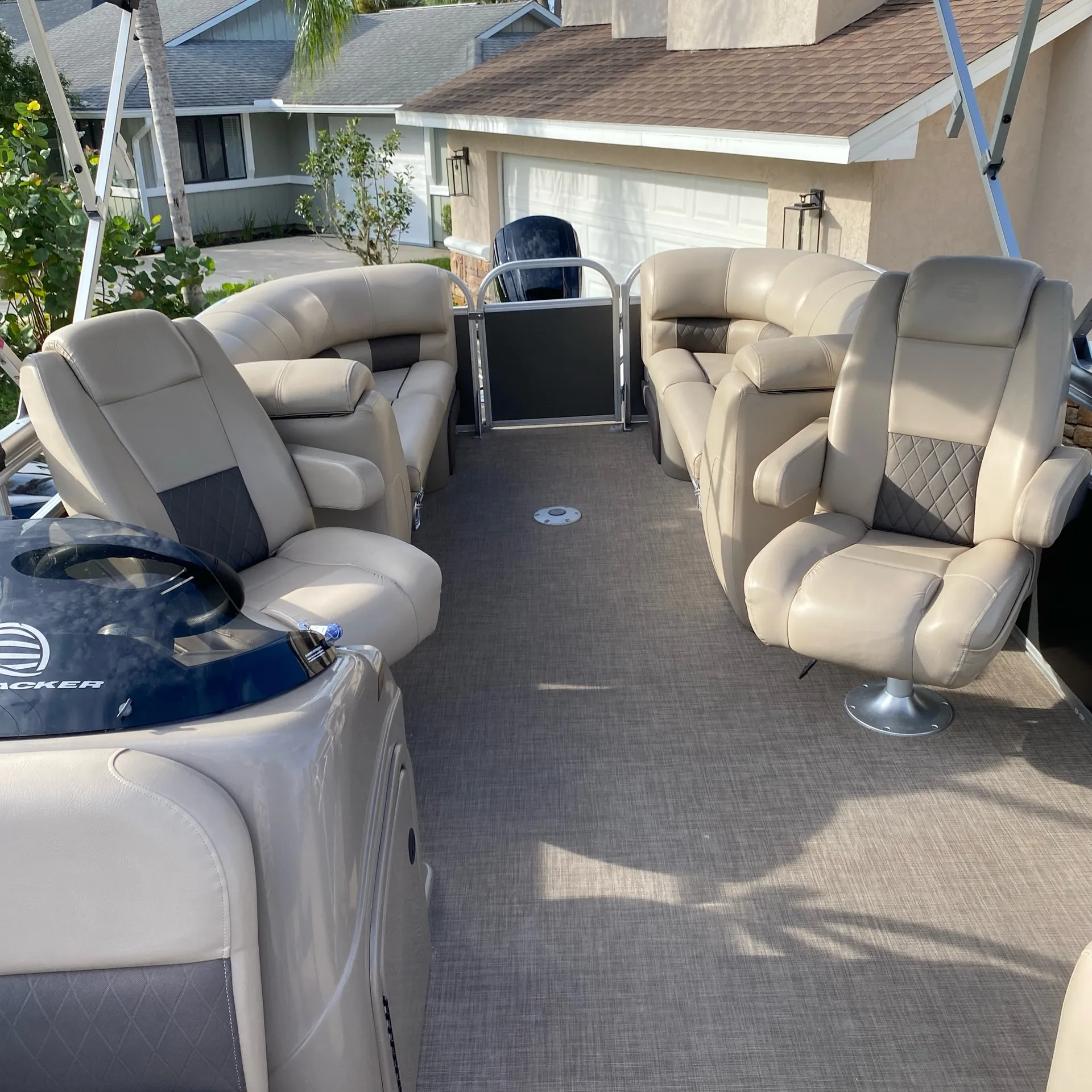 Come explore St Augustine, dolphins sunsets and sandbars! 12person 