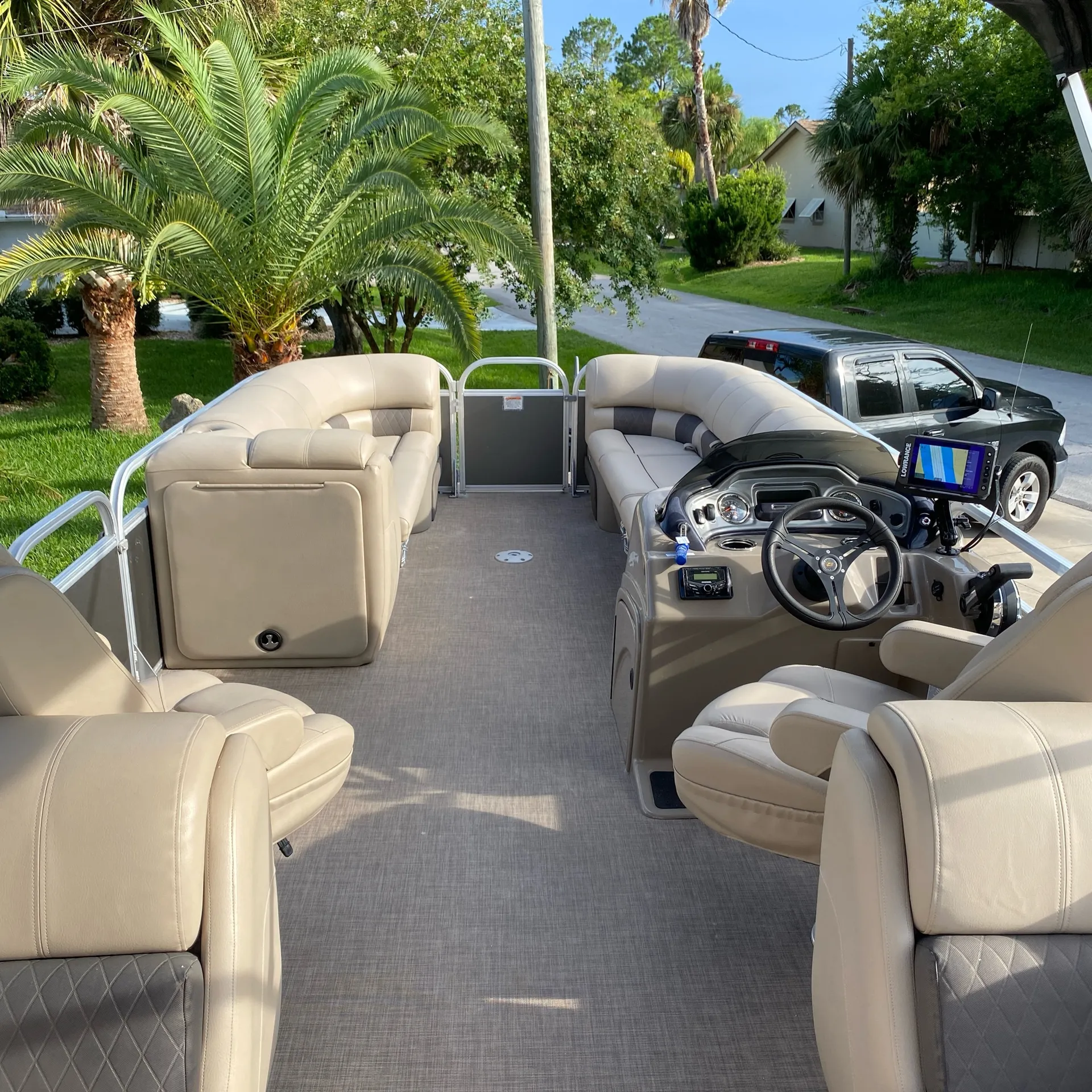 Come explore St Augustine, dolphins sunsets and sandbars! 12person 