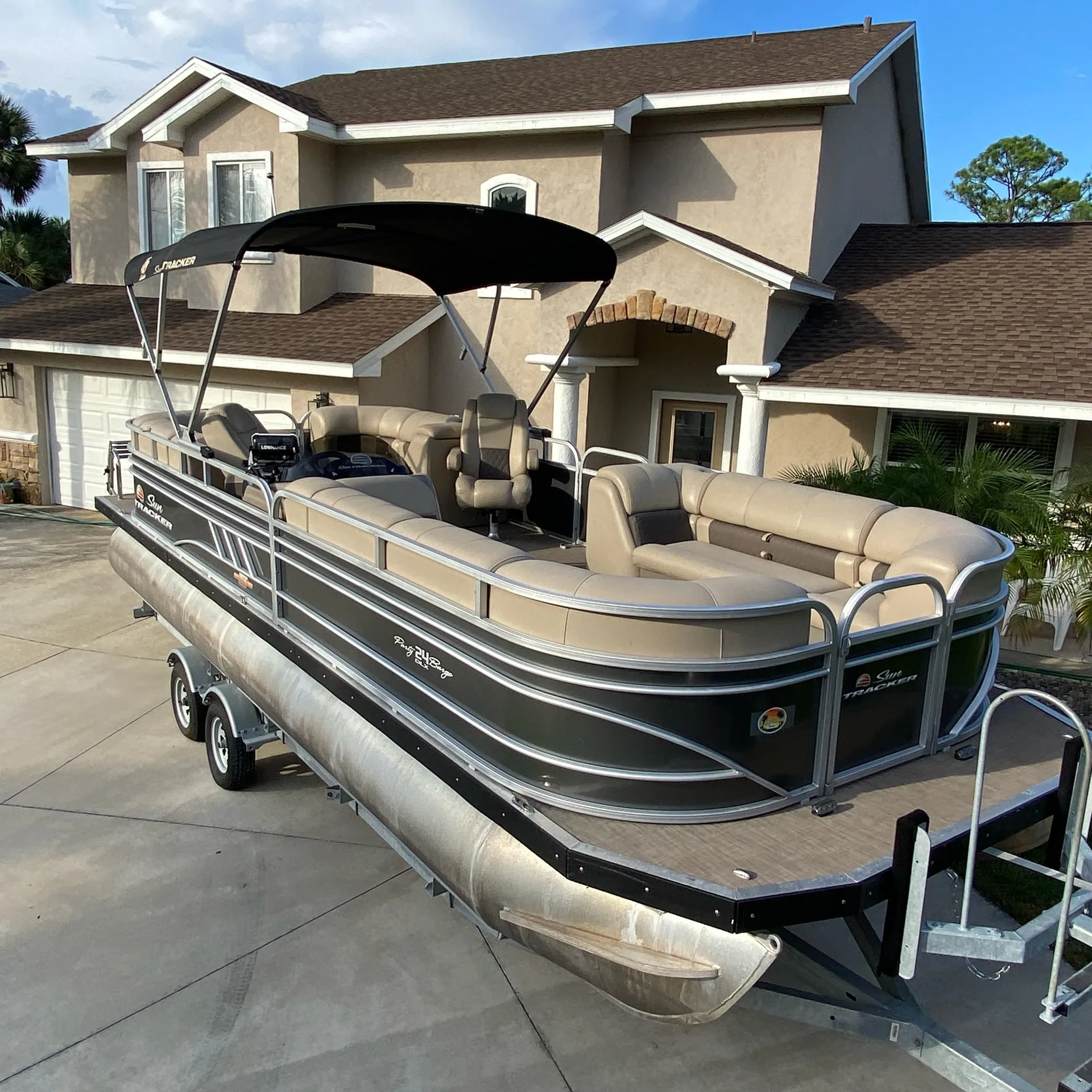 Come explore St Augustine, dolphins sunsets and sandbars! 12person 