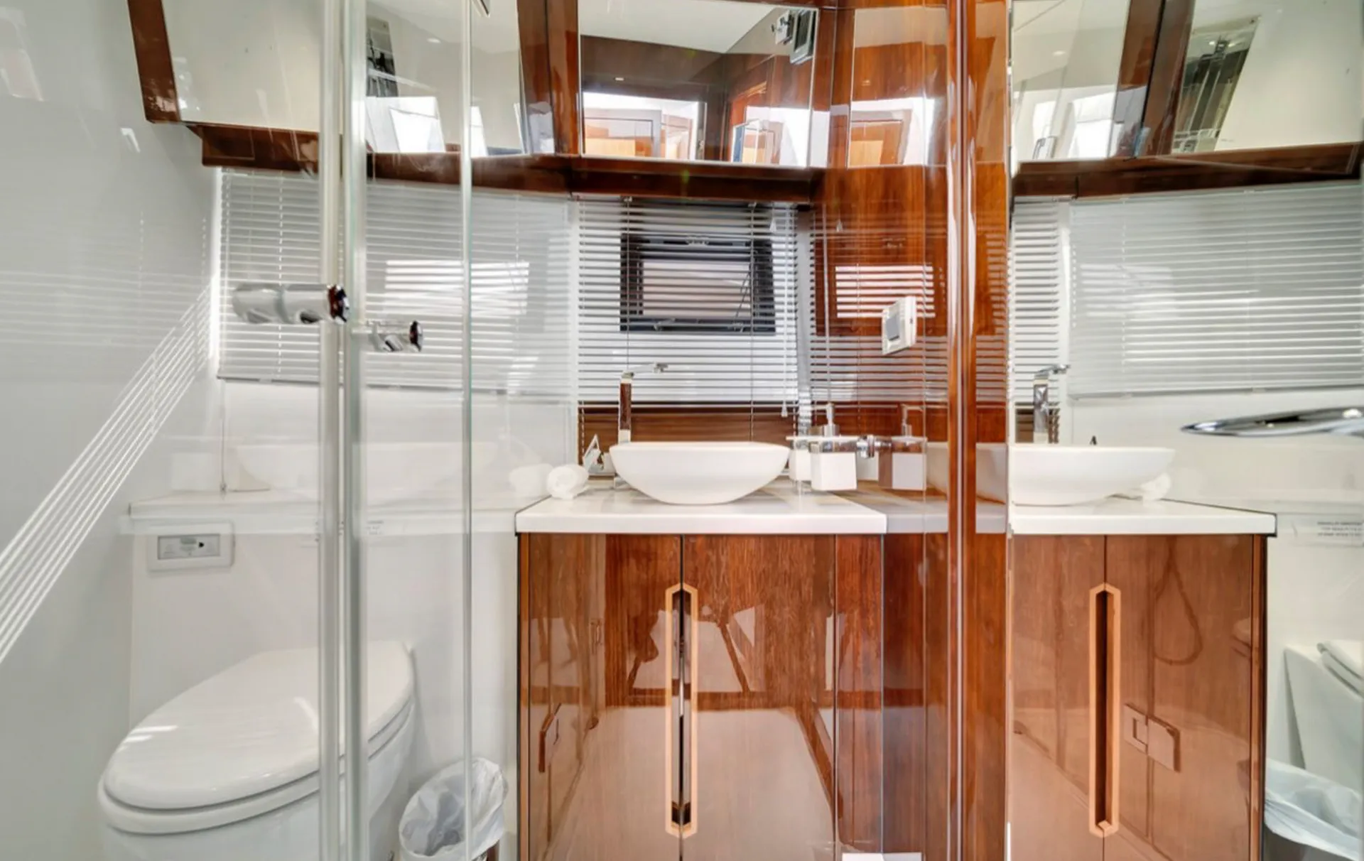 Your Own Bar in the Water!