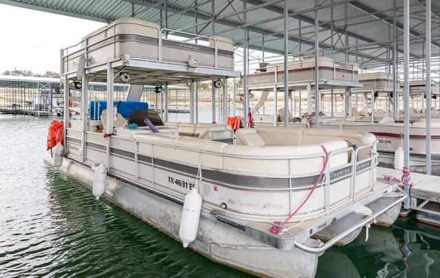 Rent a pontoon in Austin, TX near me