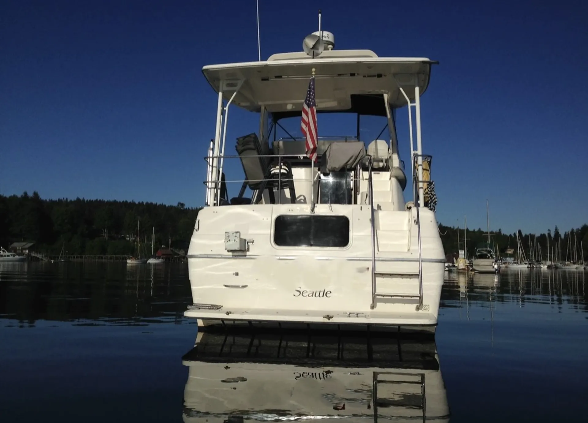Cruise the lake 🛥️on a 40ft yacht w/bathrooms.  Lake Union/Lake WA