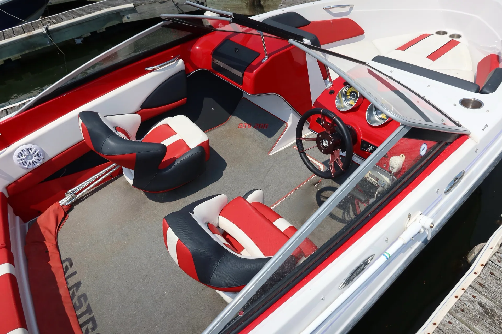 Glastron Boats GTS200  in Brooklyn, NY — photo 4