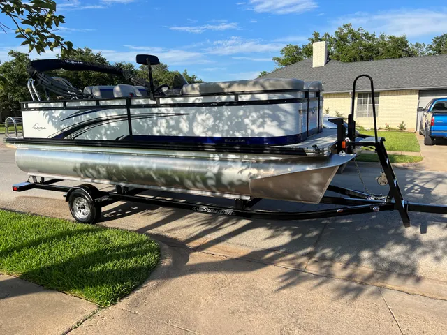 Rent a QWEST PONTOONS pontoon in Pantego, TX near me