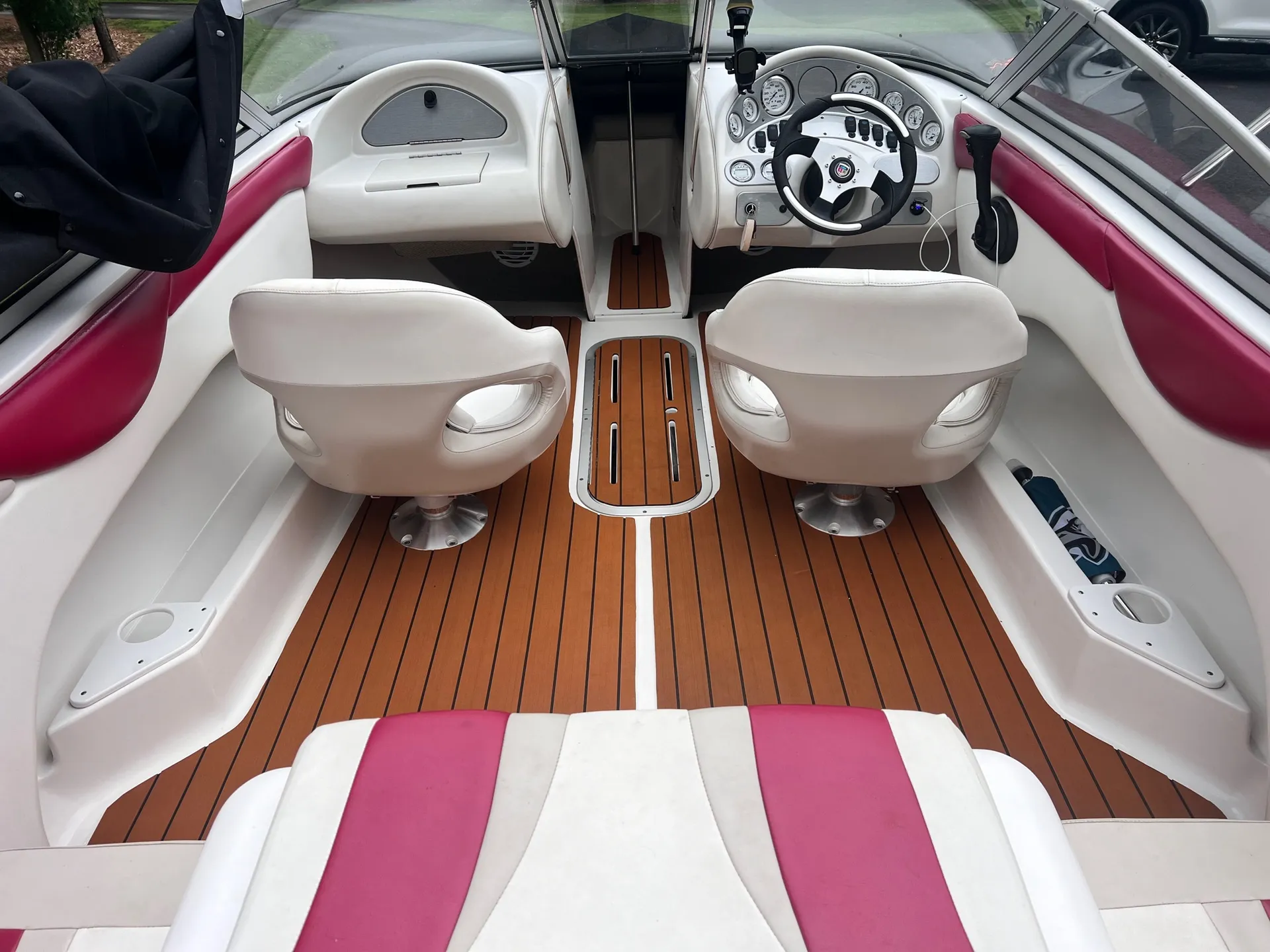 18’ Mariah Bowrider