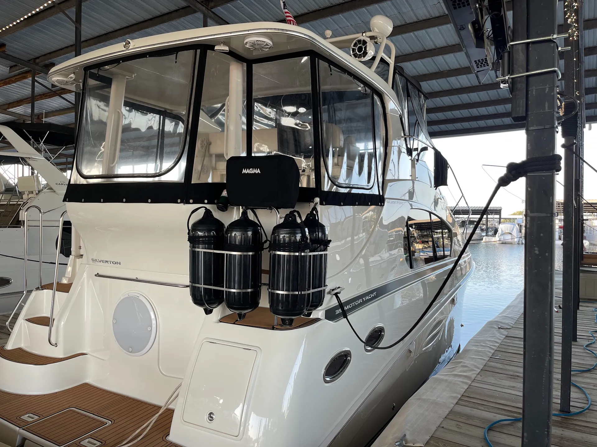 Silverton Marine 35 Motor Yacht in Buford, GA — photo 6