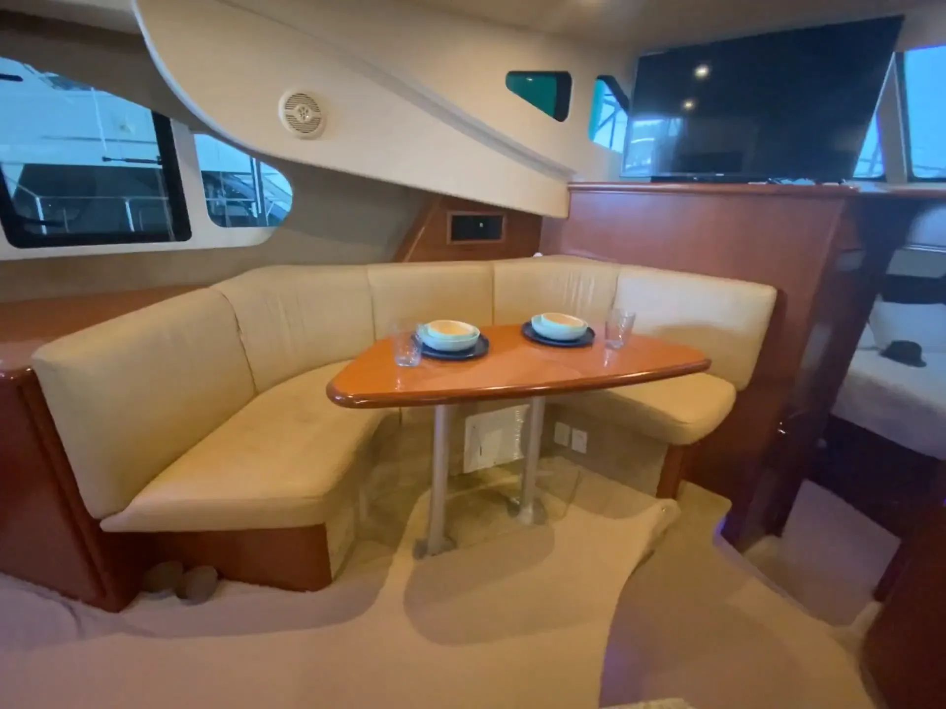 Silverton Marine 35 Motor Yacht in Buford, GA — photo 3