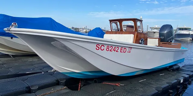 Rent a Boston Whaler deck boat in Charleston, SC near me