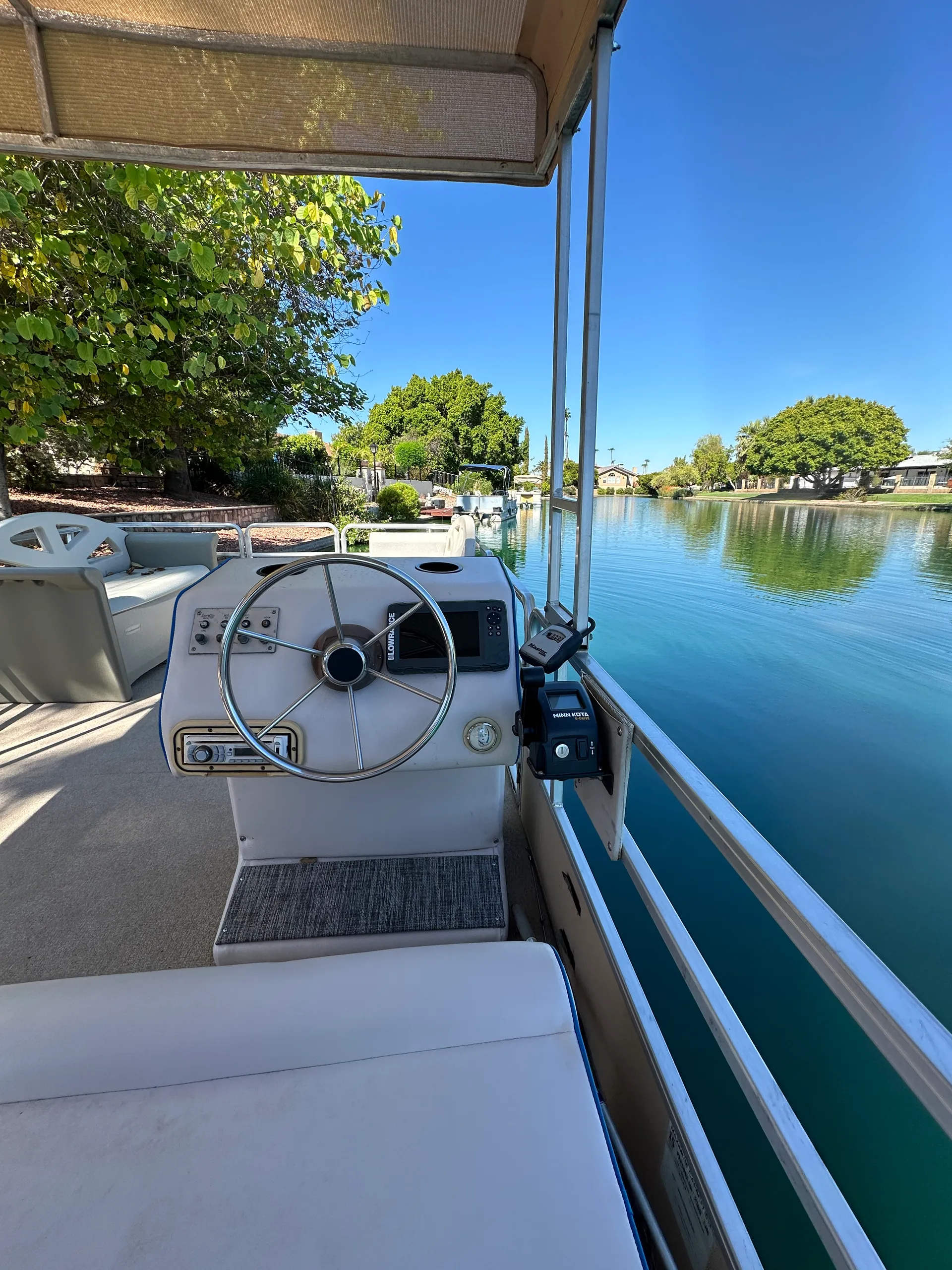 24' Pontoon Boat @ H2O Sanctuary (for Guests only)
