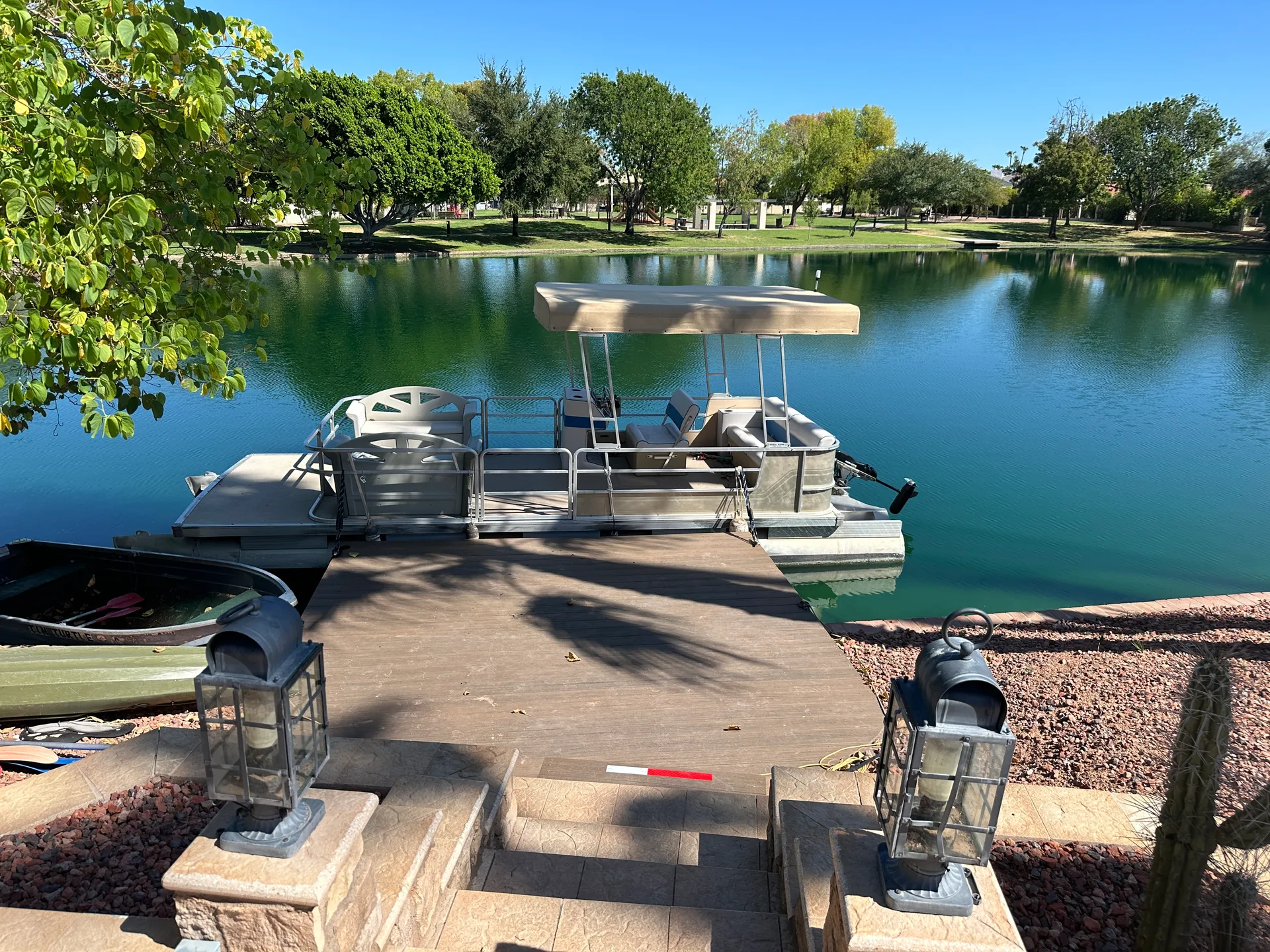 24' Pontoon Boat @ H2O Sanctuary (for Guests only)