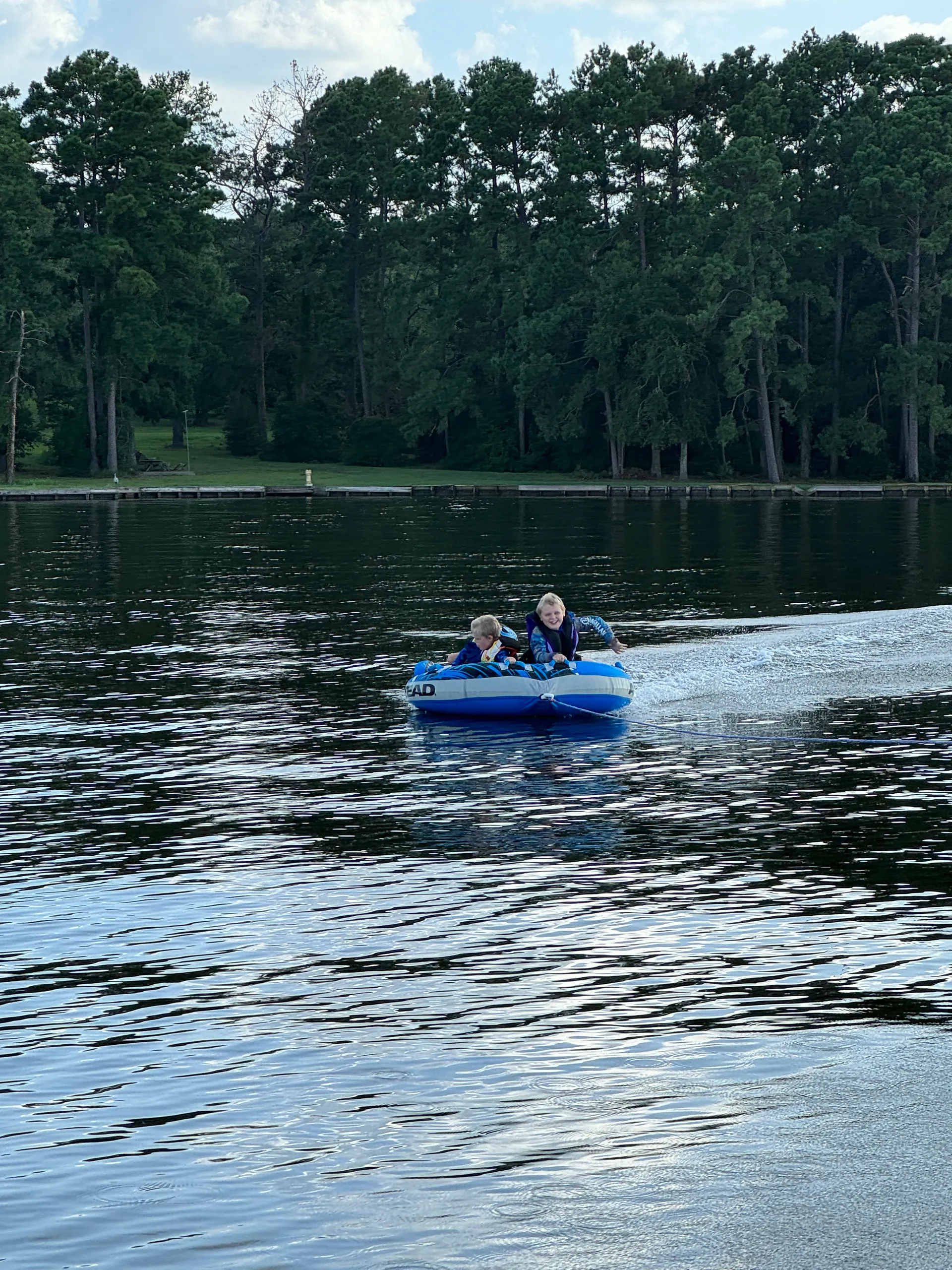 28ft Luxury Tri-Toon w/ Captain | Lake Conroe