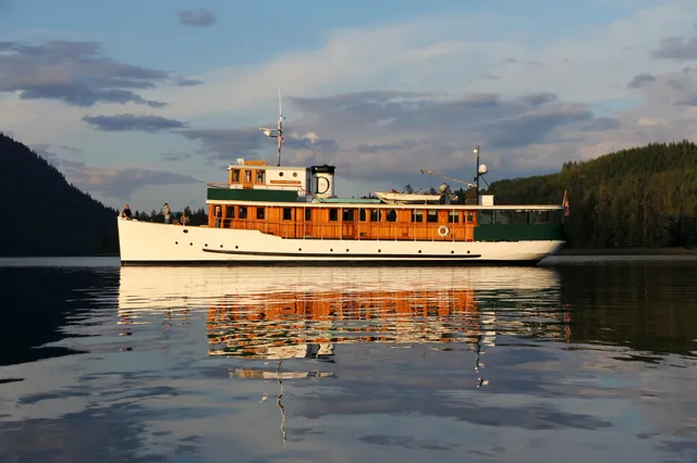 Rent a Classic Fantail Motoryacht 1931 motor yacht in Seattle, WA near me