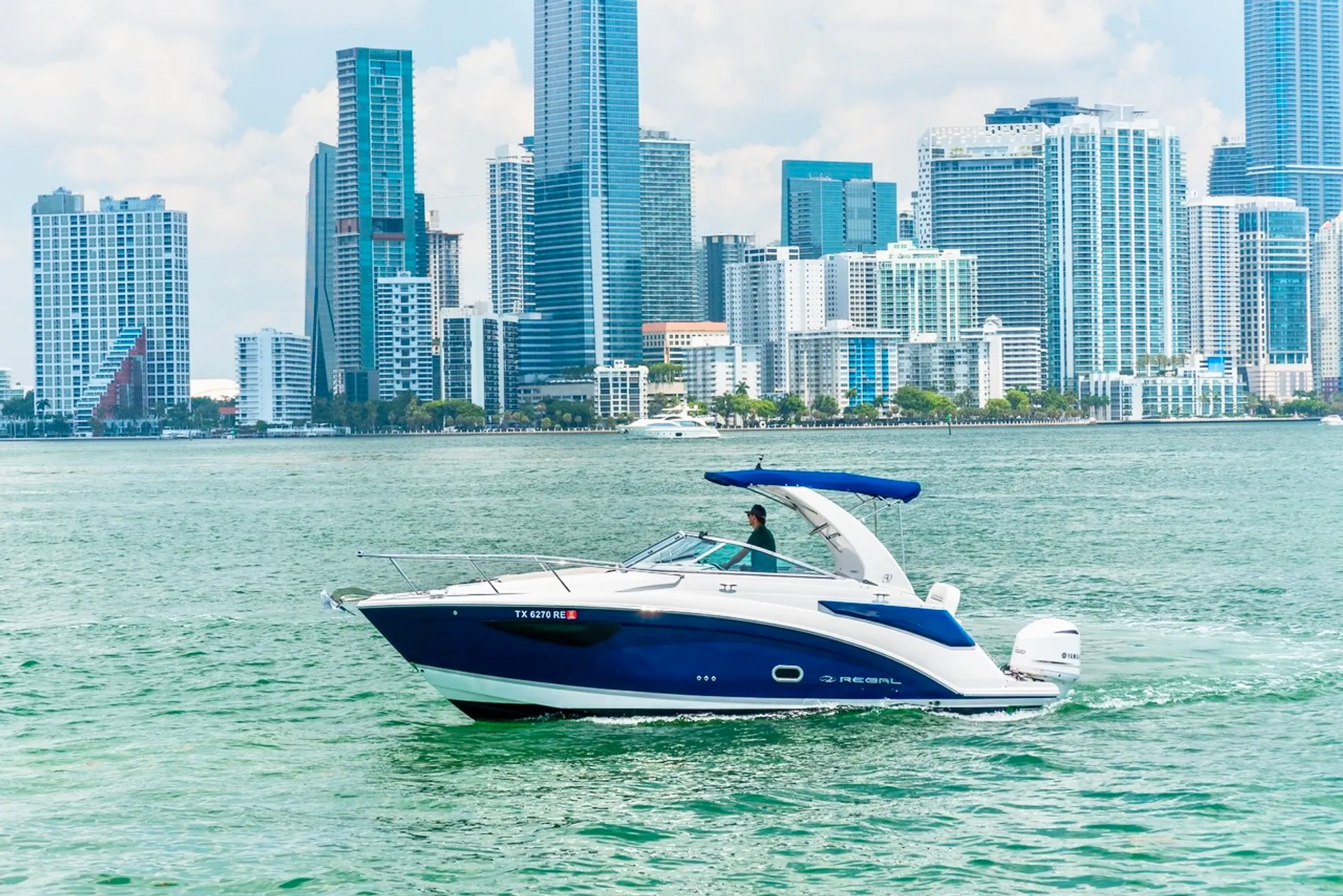 New Luxury Regal boat up to 6 people