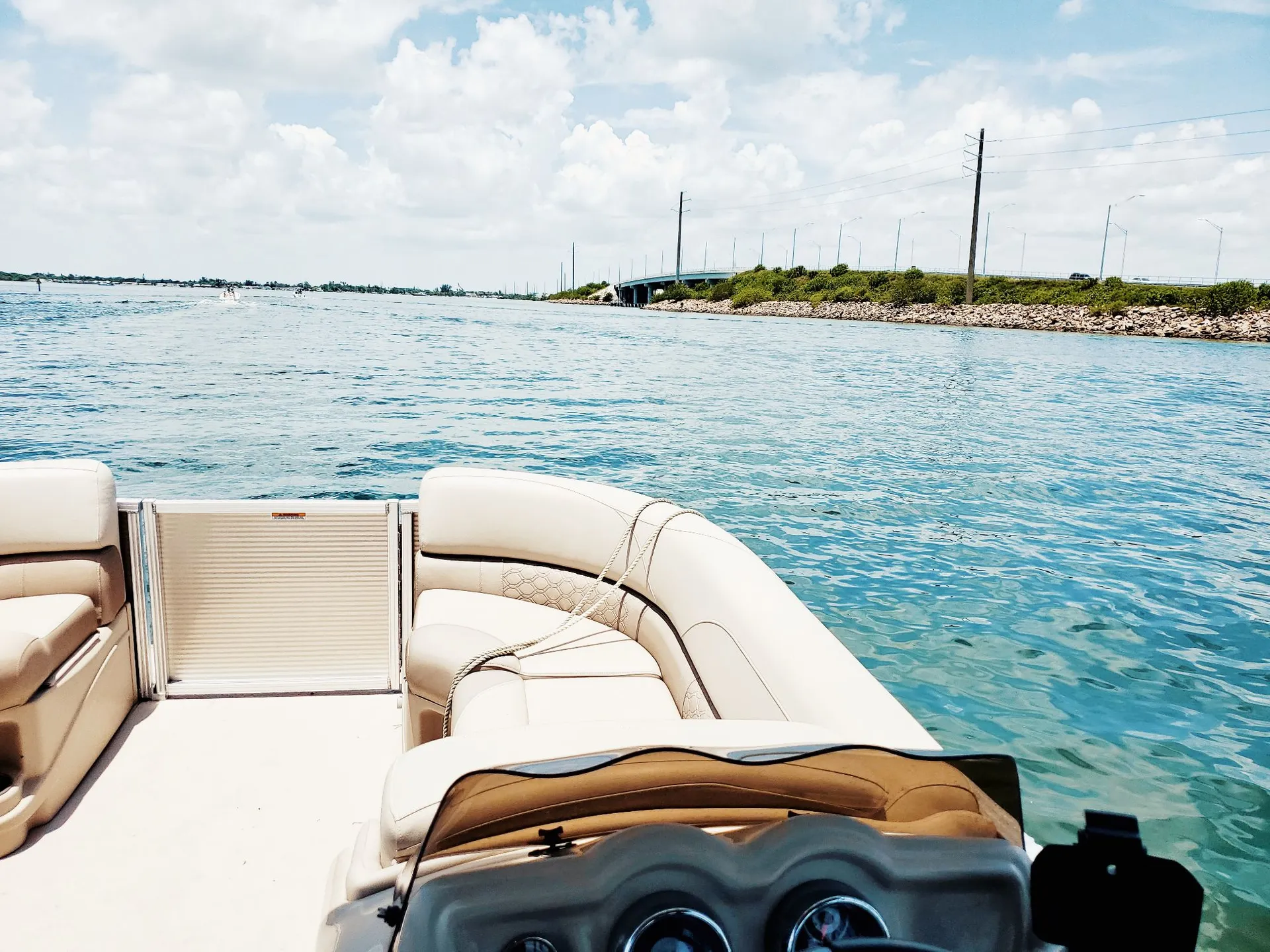 AVALON PONTOONS 24' LSZ QUAD LOUNGER in Merritt Island, FL — photo 7